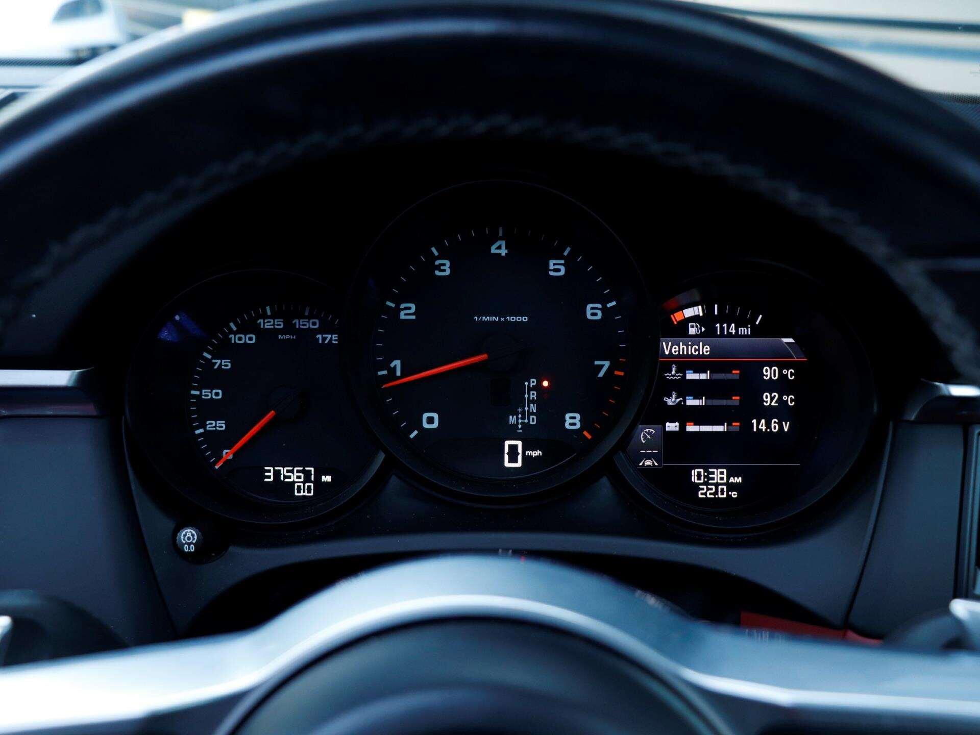 Porsche Macan view 13