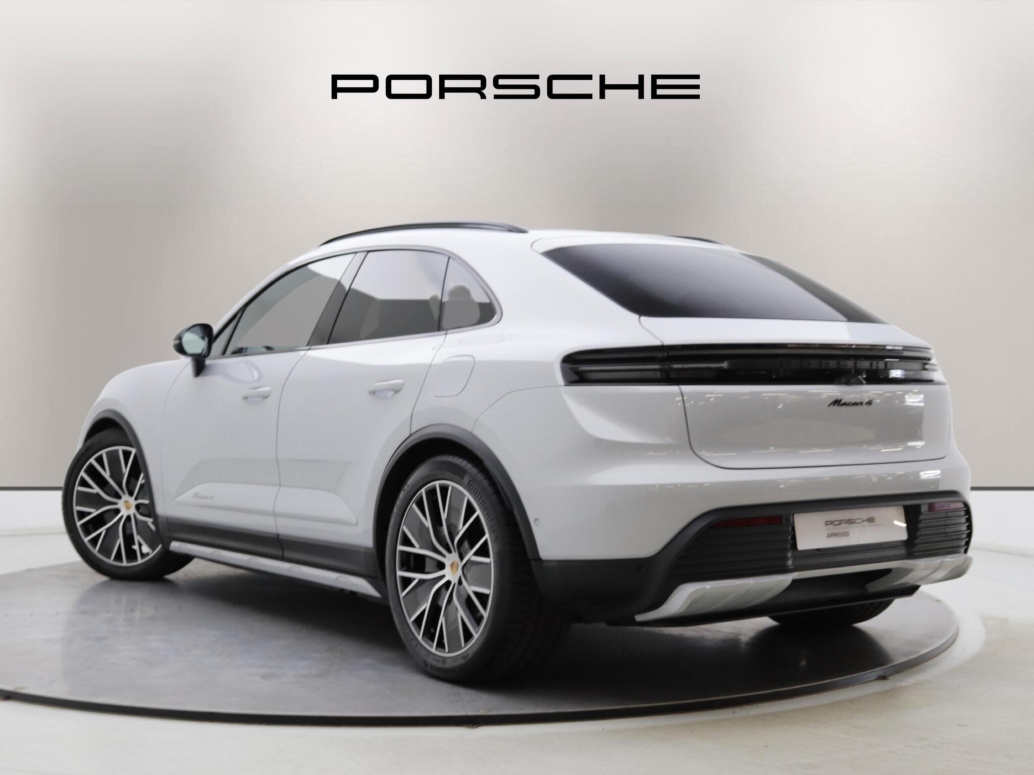 Porsche Macan view 2