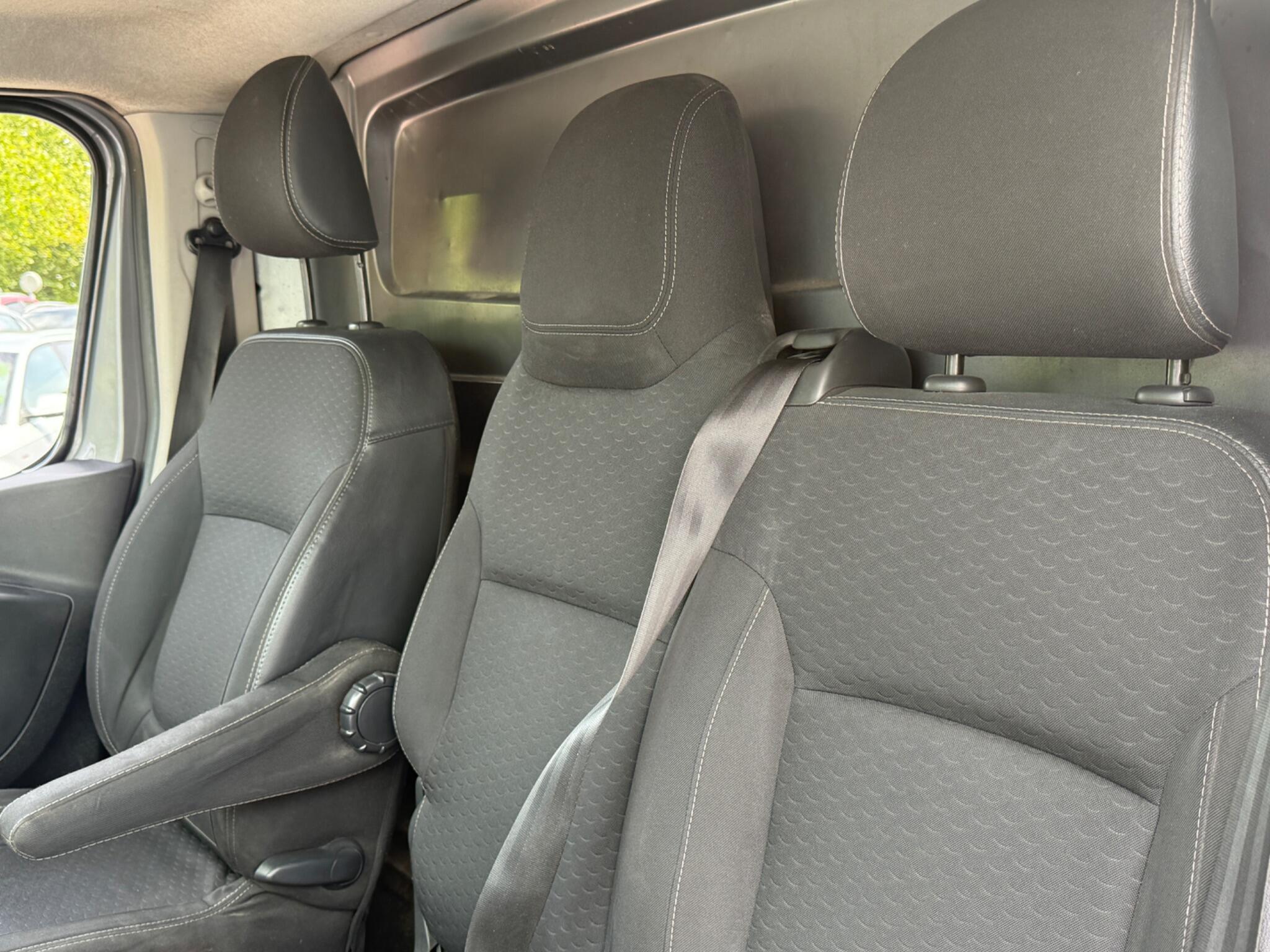 Vauxhall Vivaro - Image 24