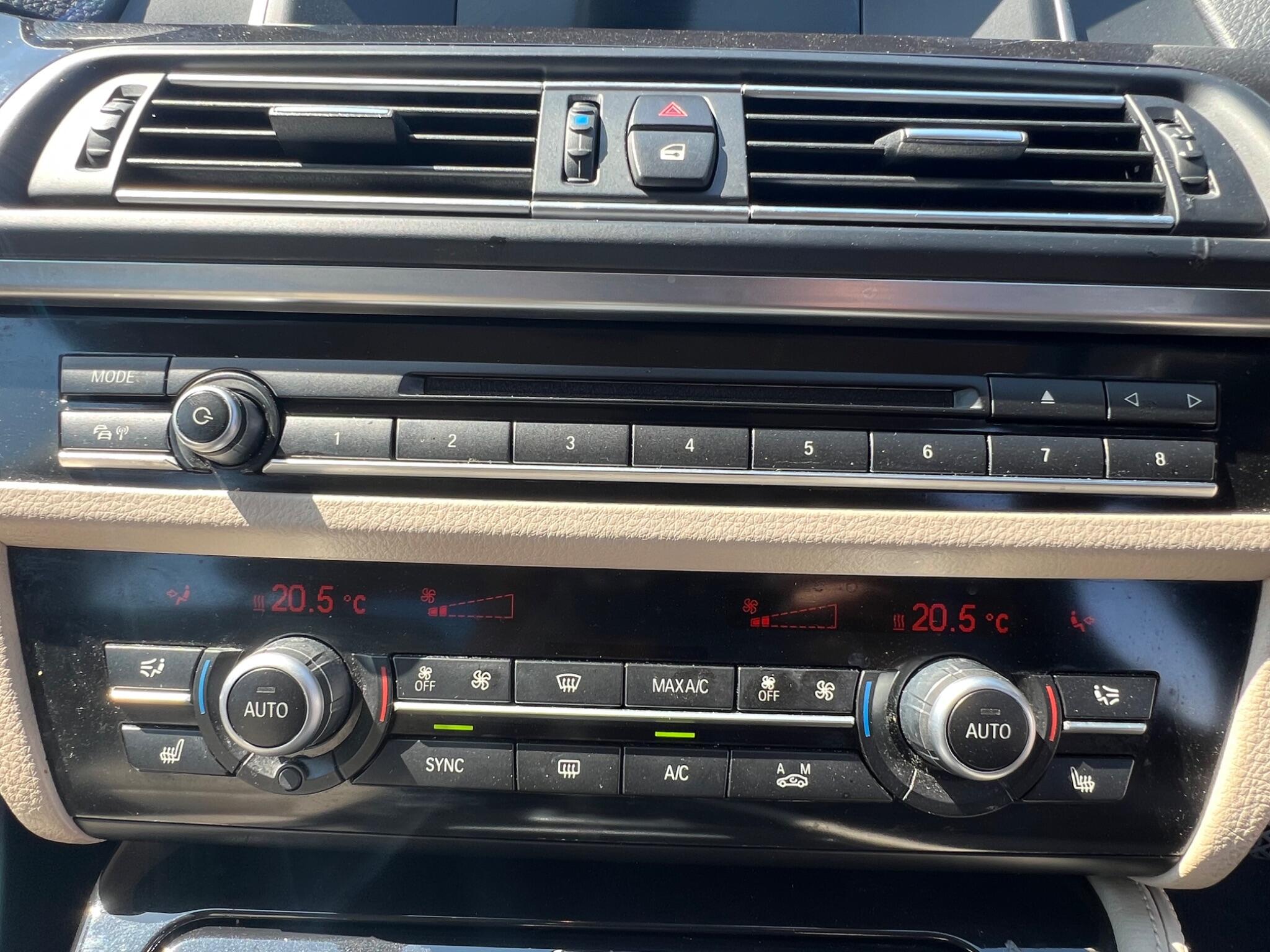 BMW 5 Series view 29