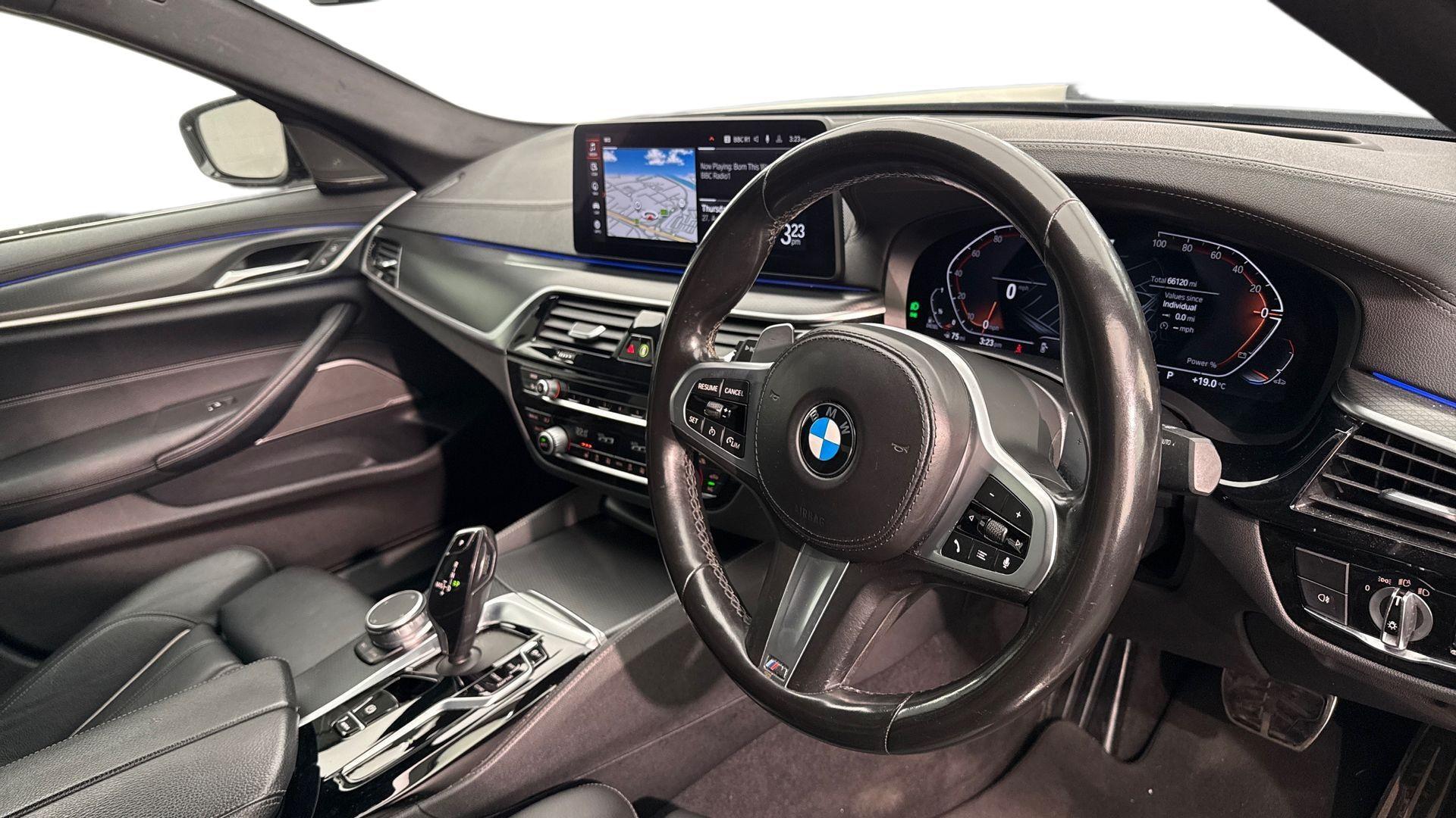 BMW 5 Series view 6