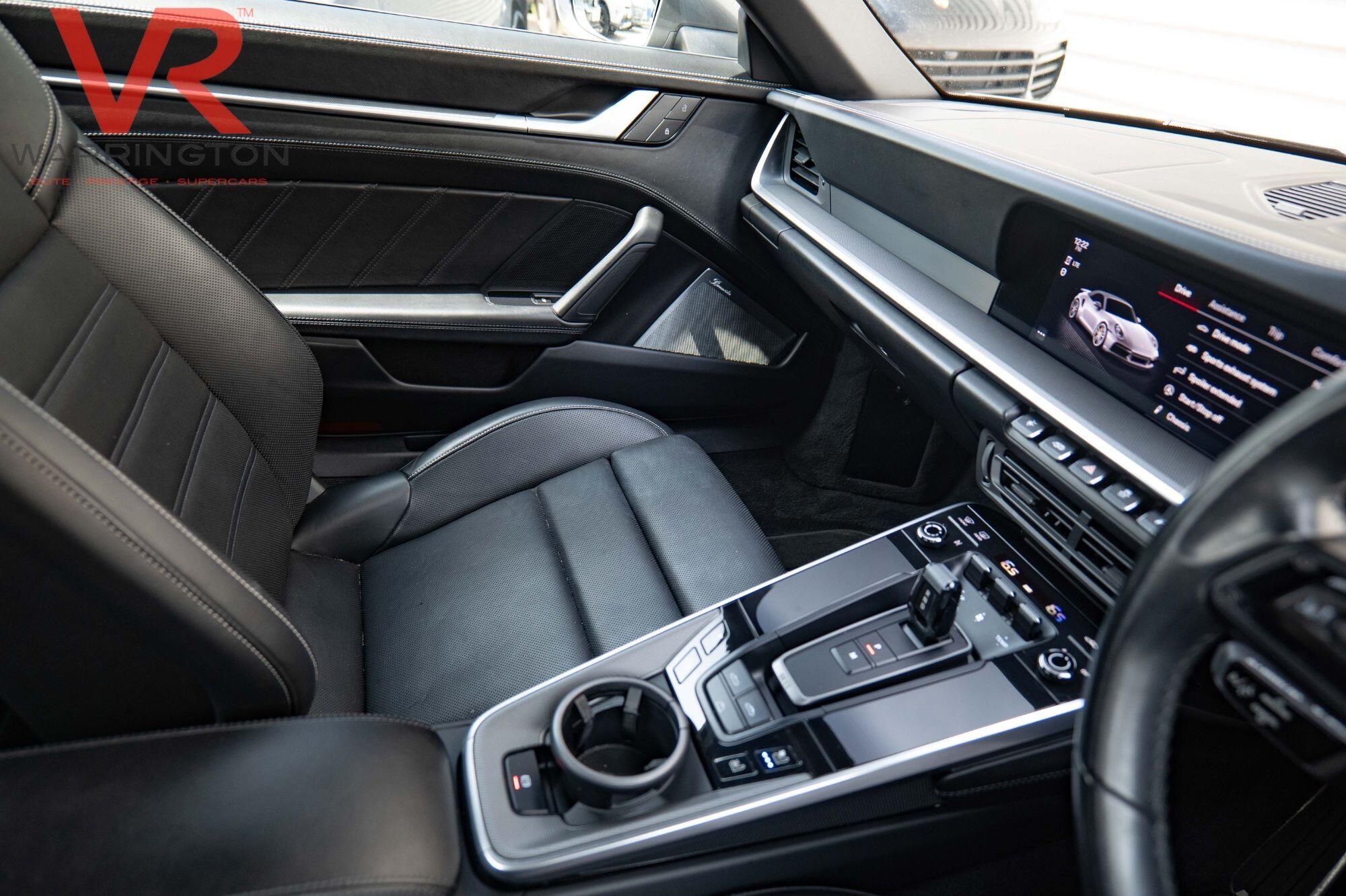 Porsche 911 view 27