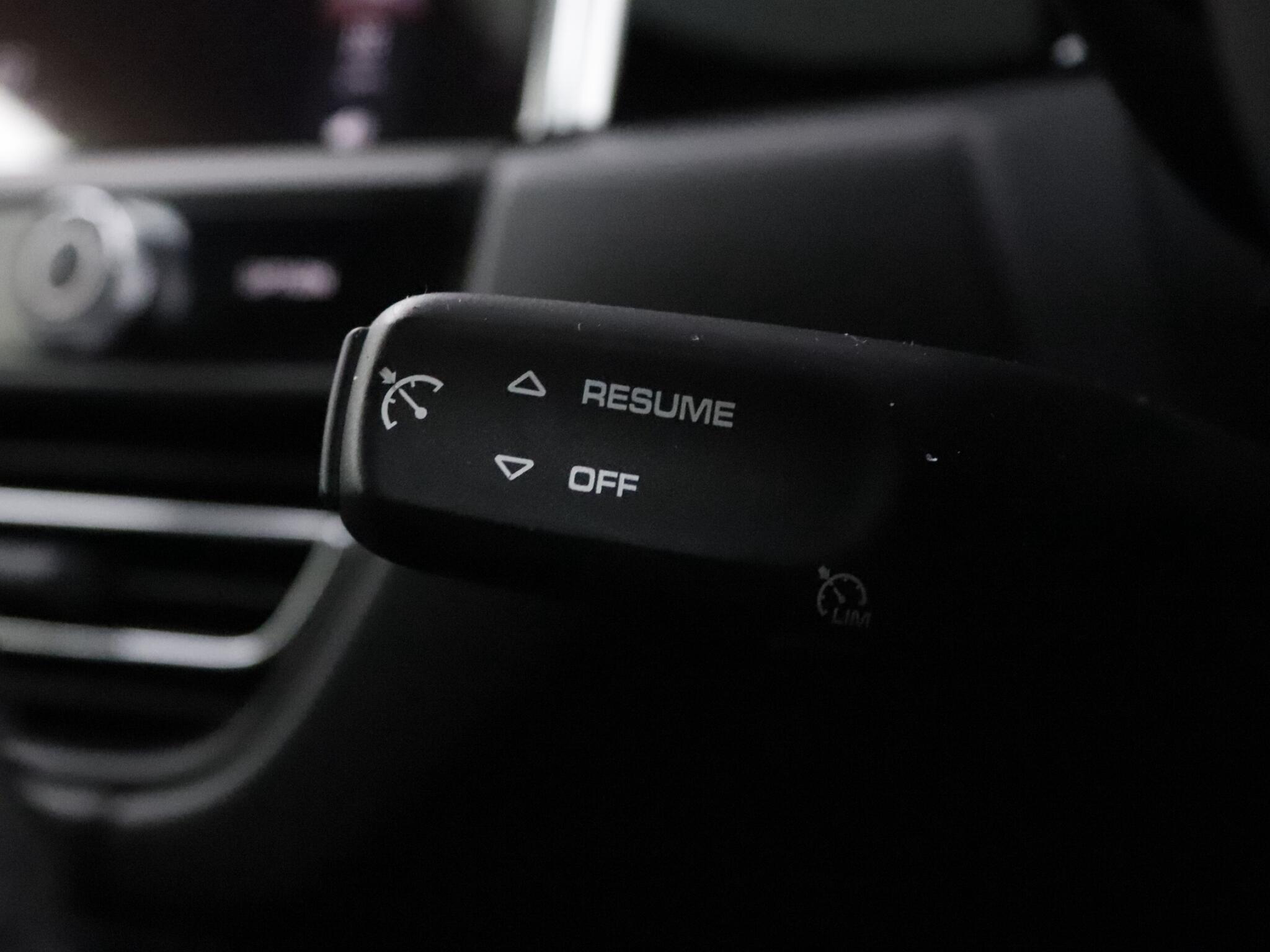 Porsche Macan view 39