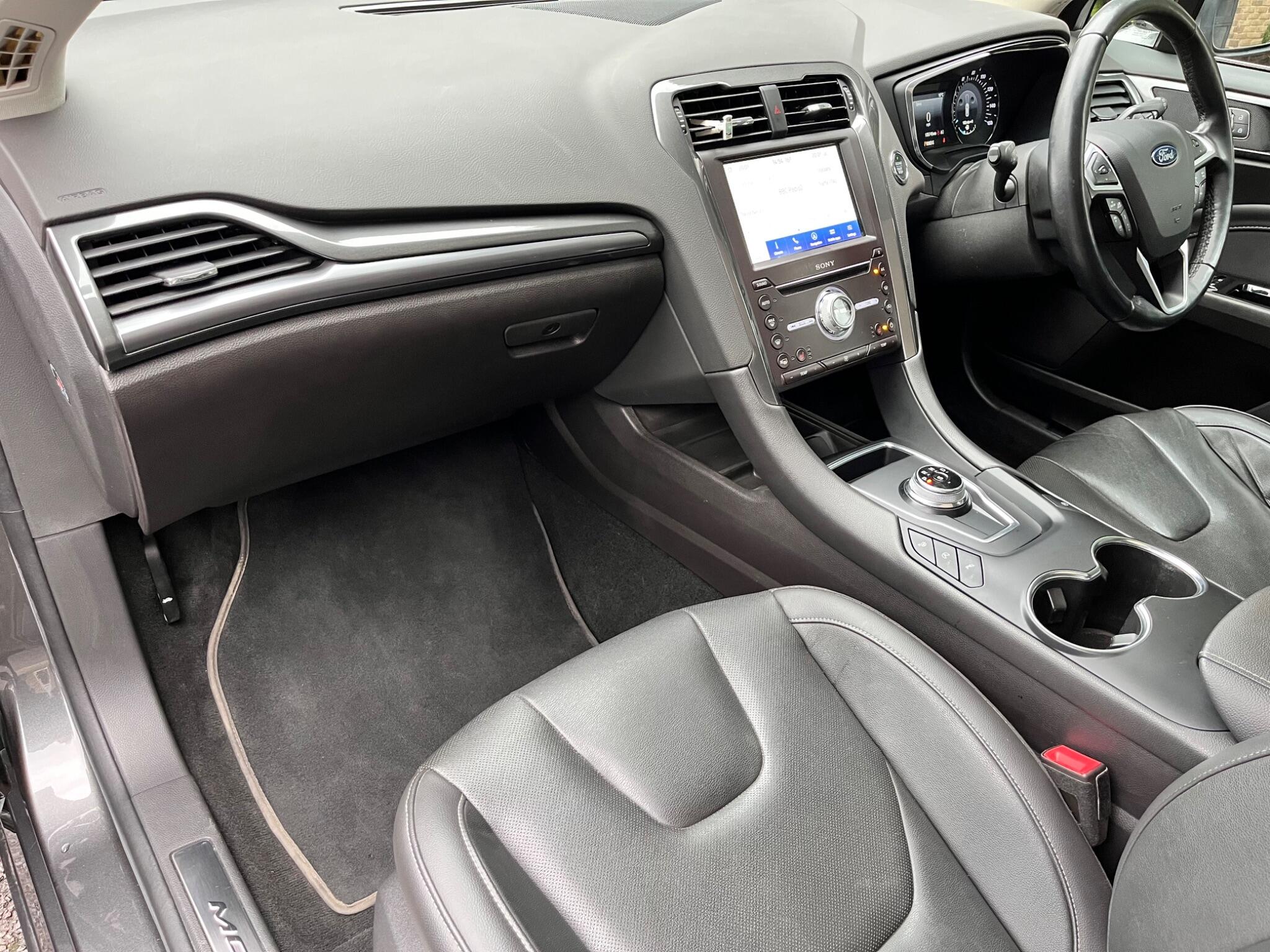 Ford Mondeo view 30
