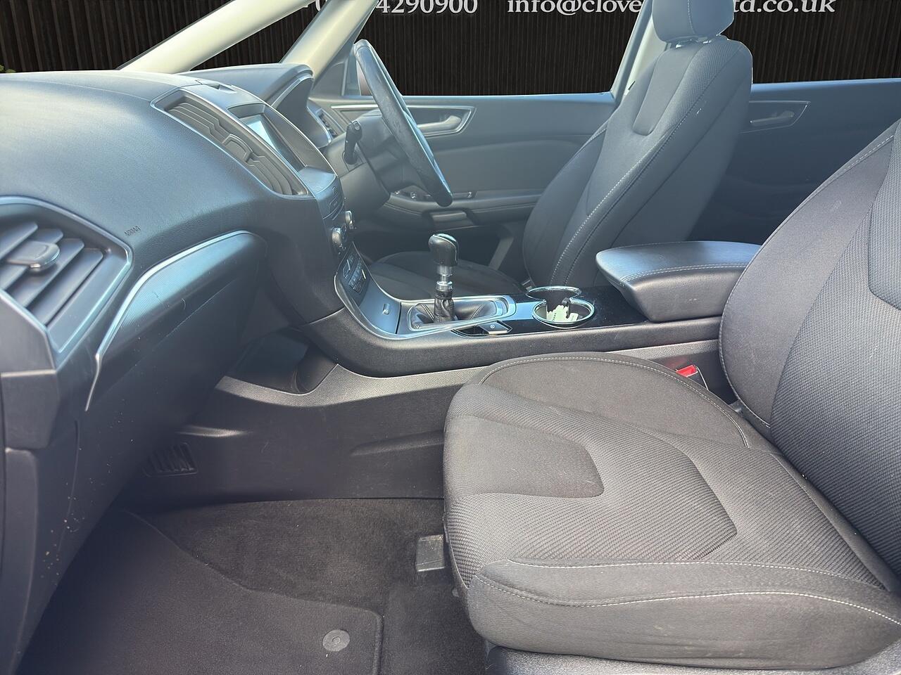 Ford S-Max view 22