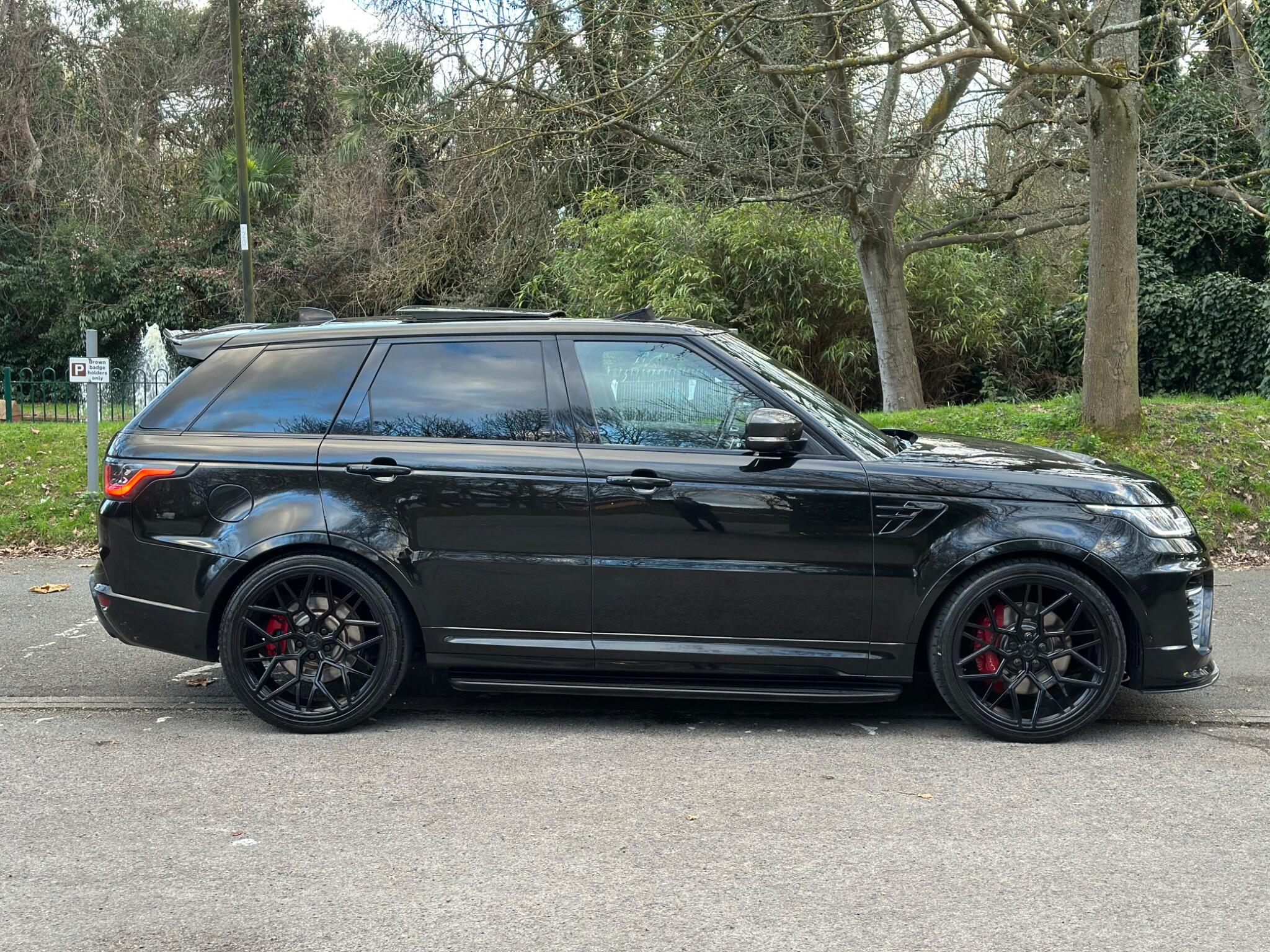 Land Rover Range Rover Sport view 2