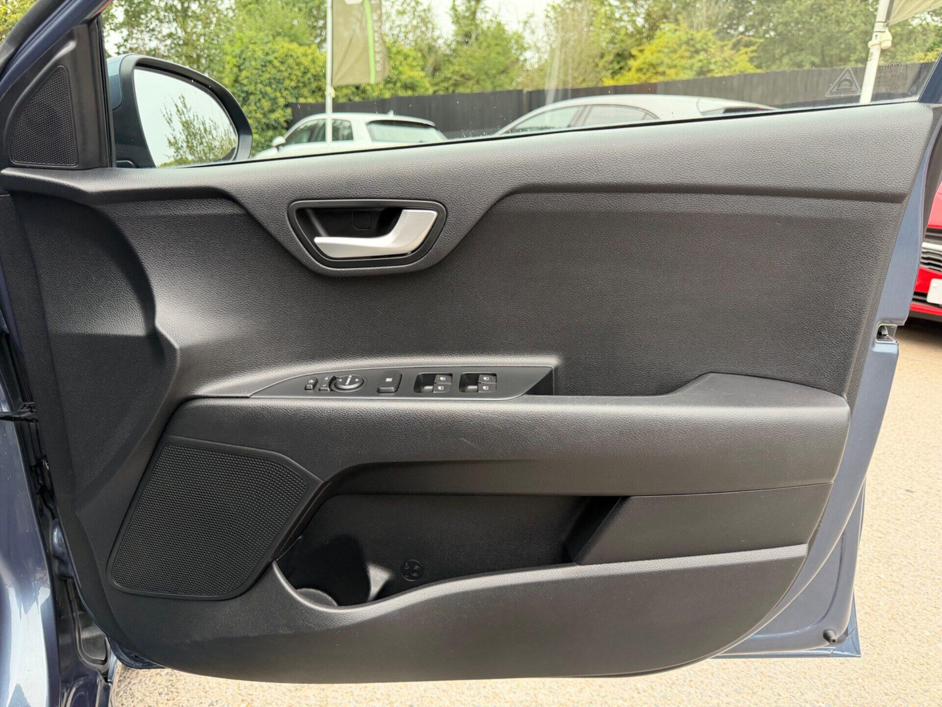 Kia Rio view 33