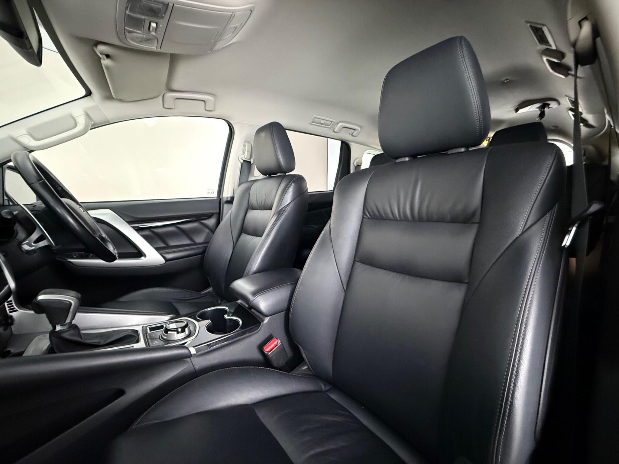 Mitsubishi Shogun Sport view 29