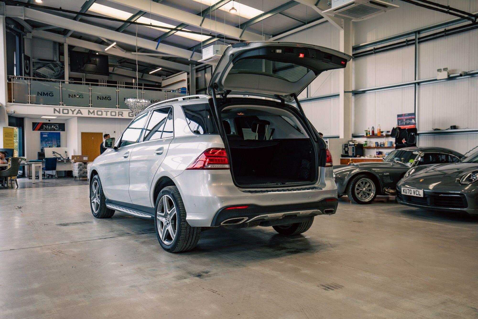 Mercedes-Benz GLE view 33