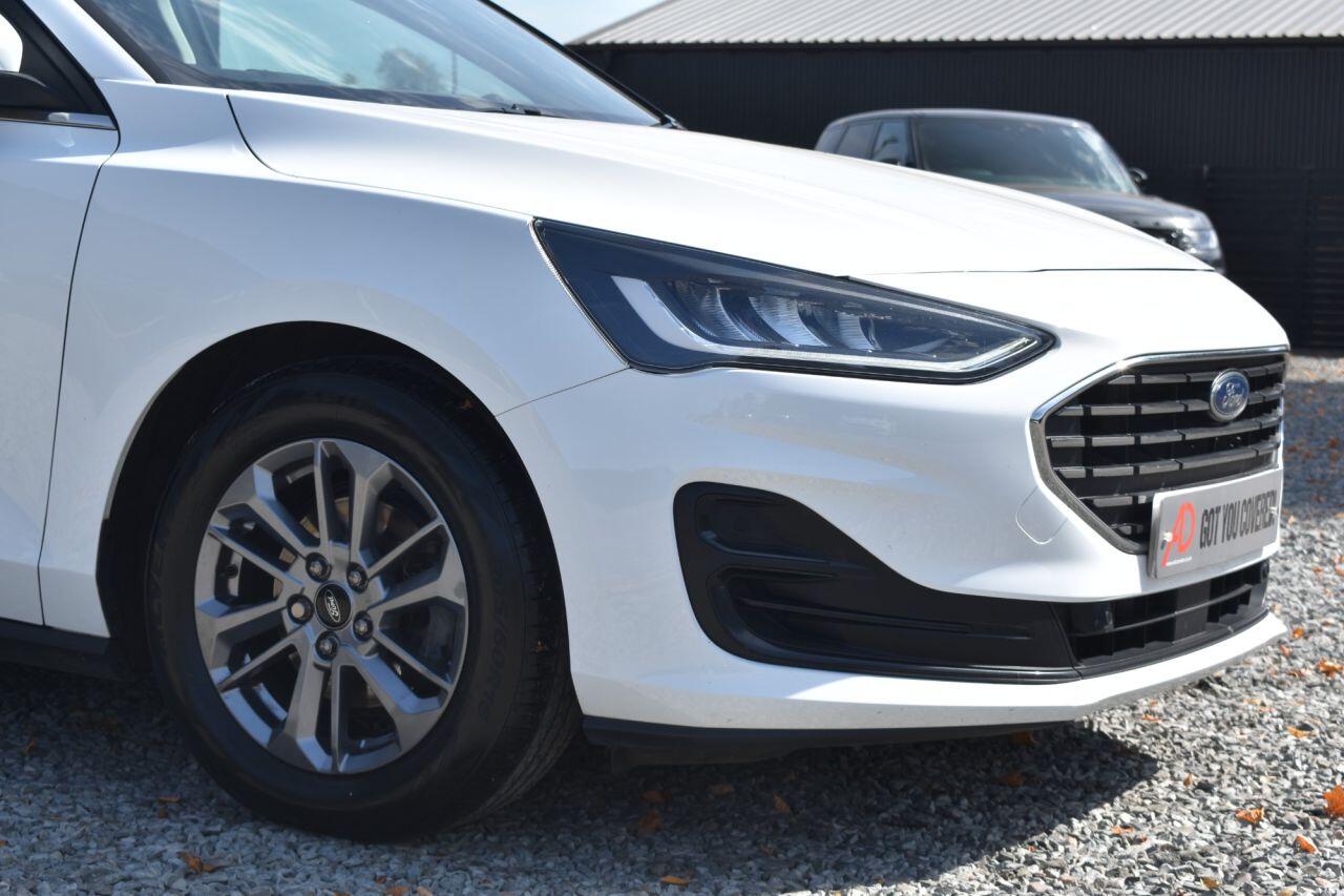 Ford Focus view 8