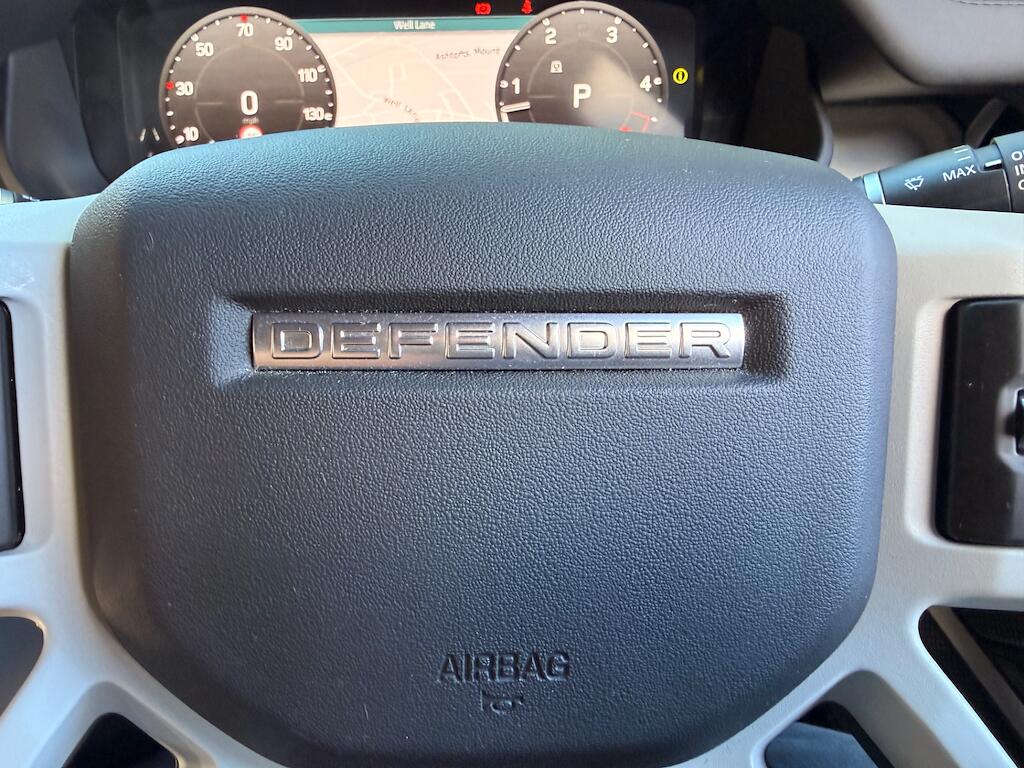Land Rover Defender view 42