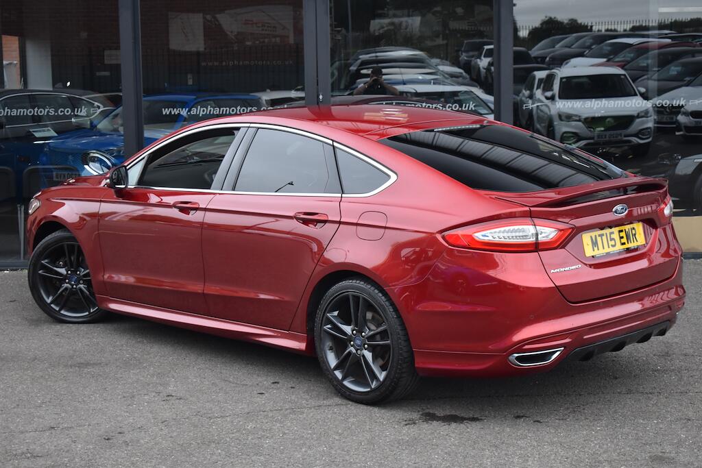 Ford Mondeo view 2