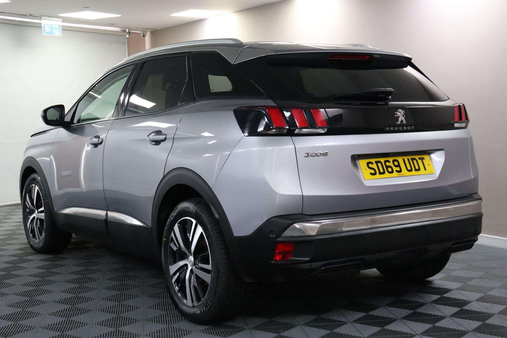 Peugeot 3008 view 10