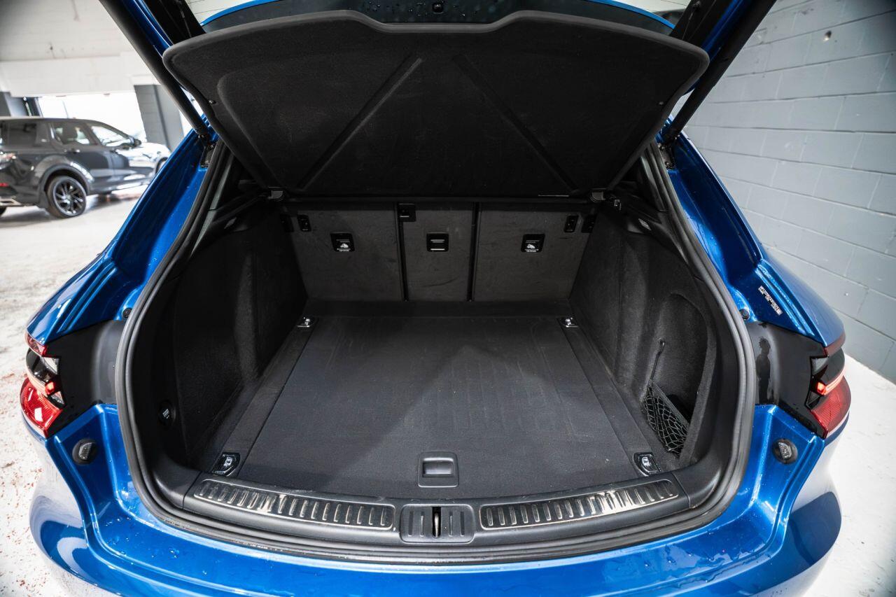 Porsche Macan view 38