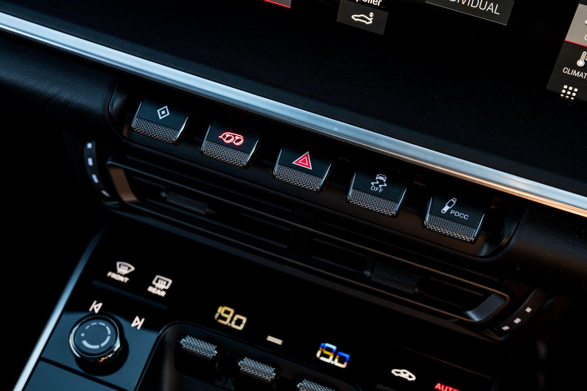 Porsche 911 view 39