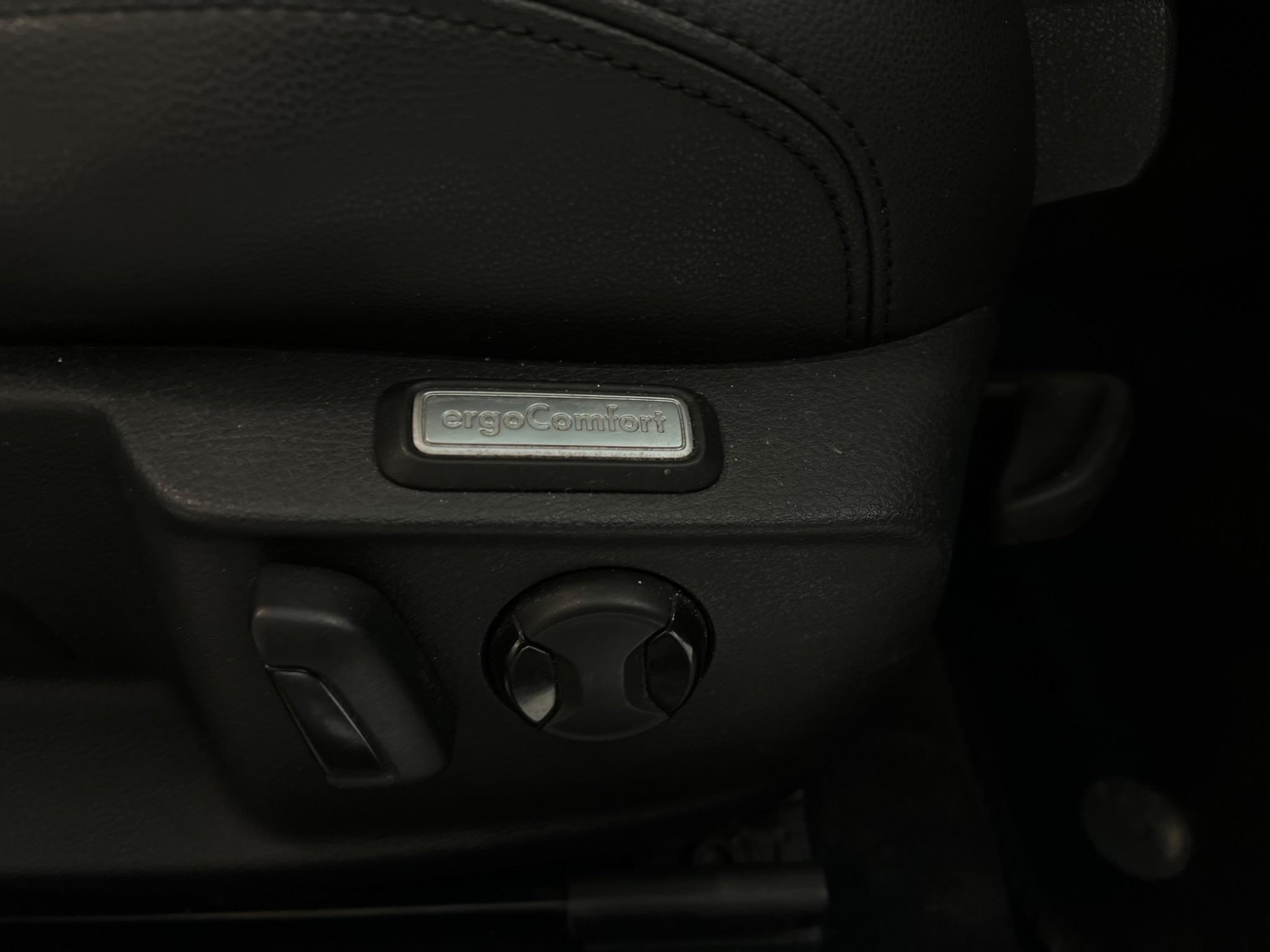 Volkswagen Passat view 18