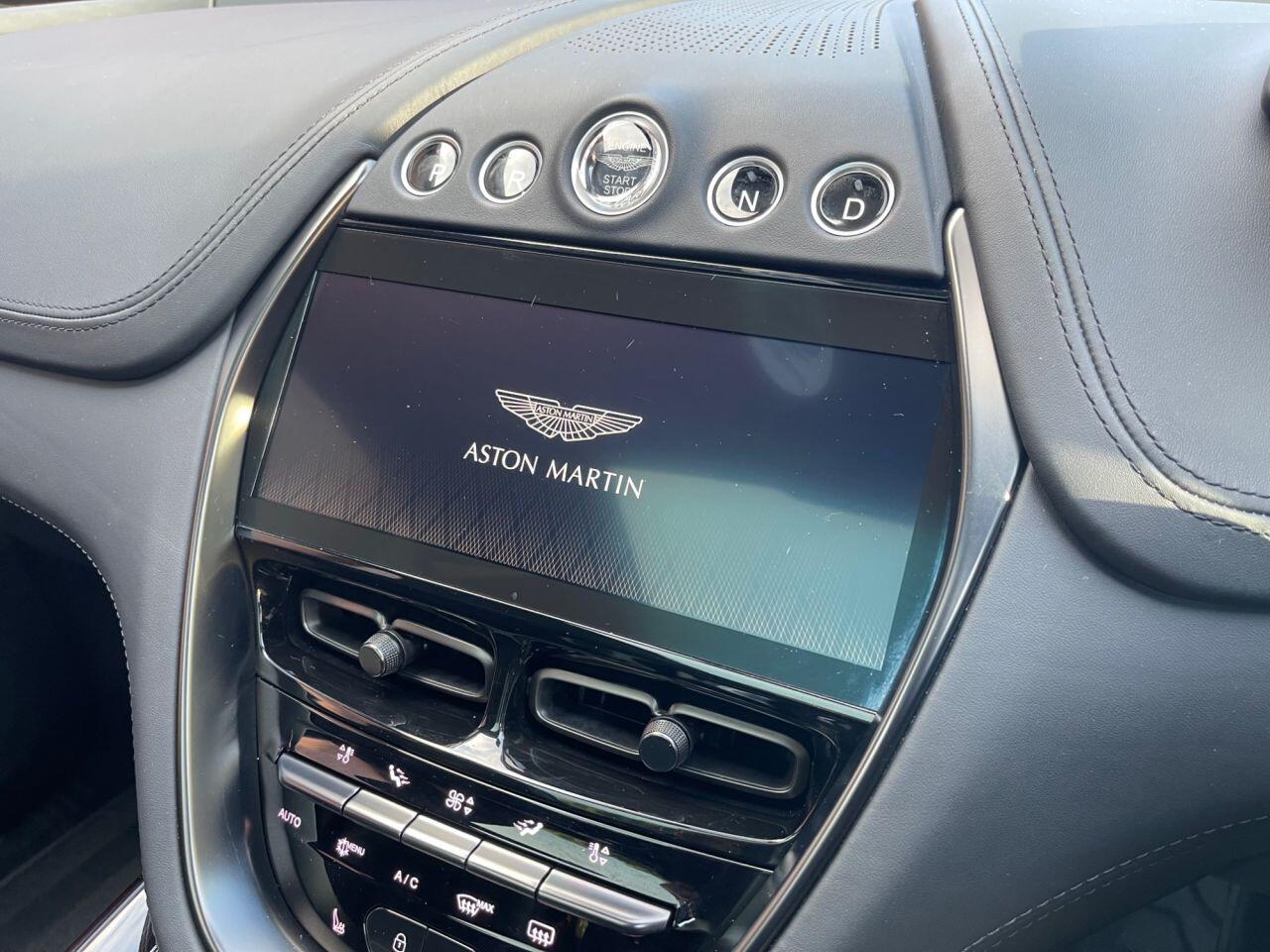 Aston Martin DBX view 26
