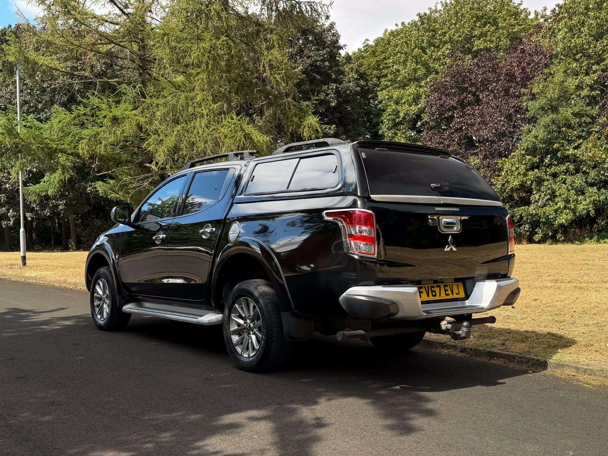 Mitsubishi L200 view 4