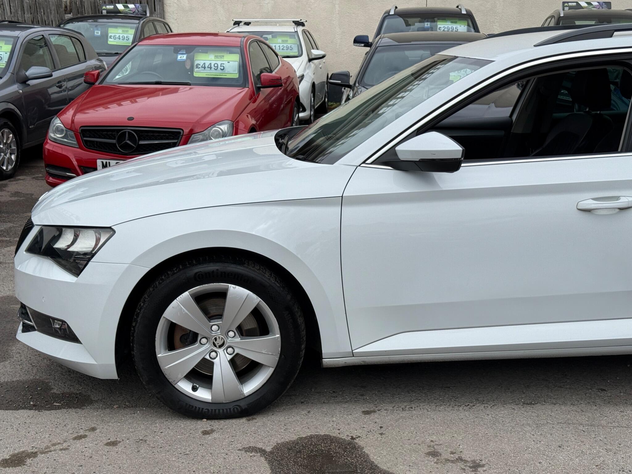 Skoda Superb - Image 11