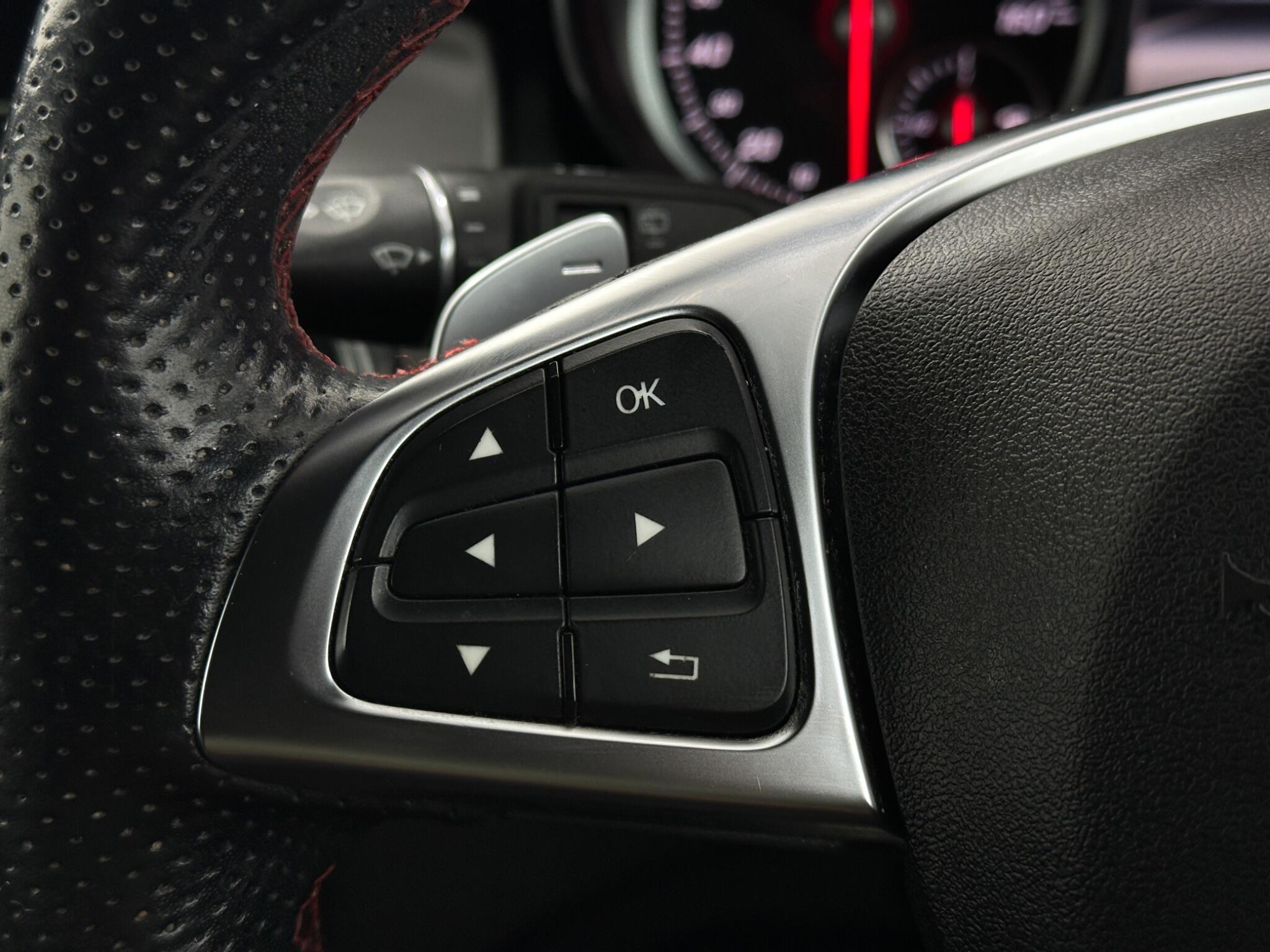 Mercedes-Benz Gla view 15