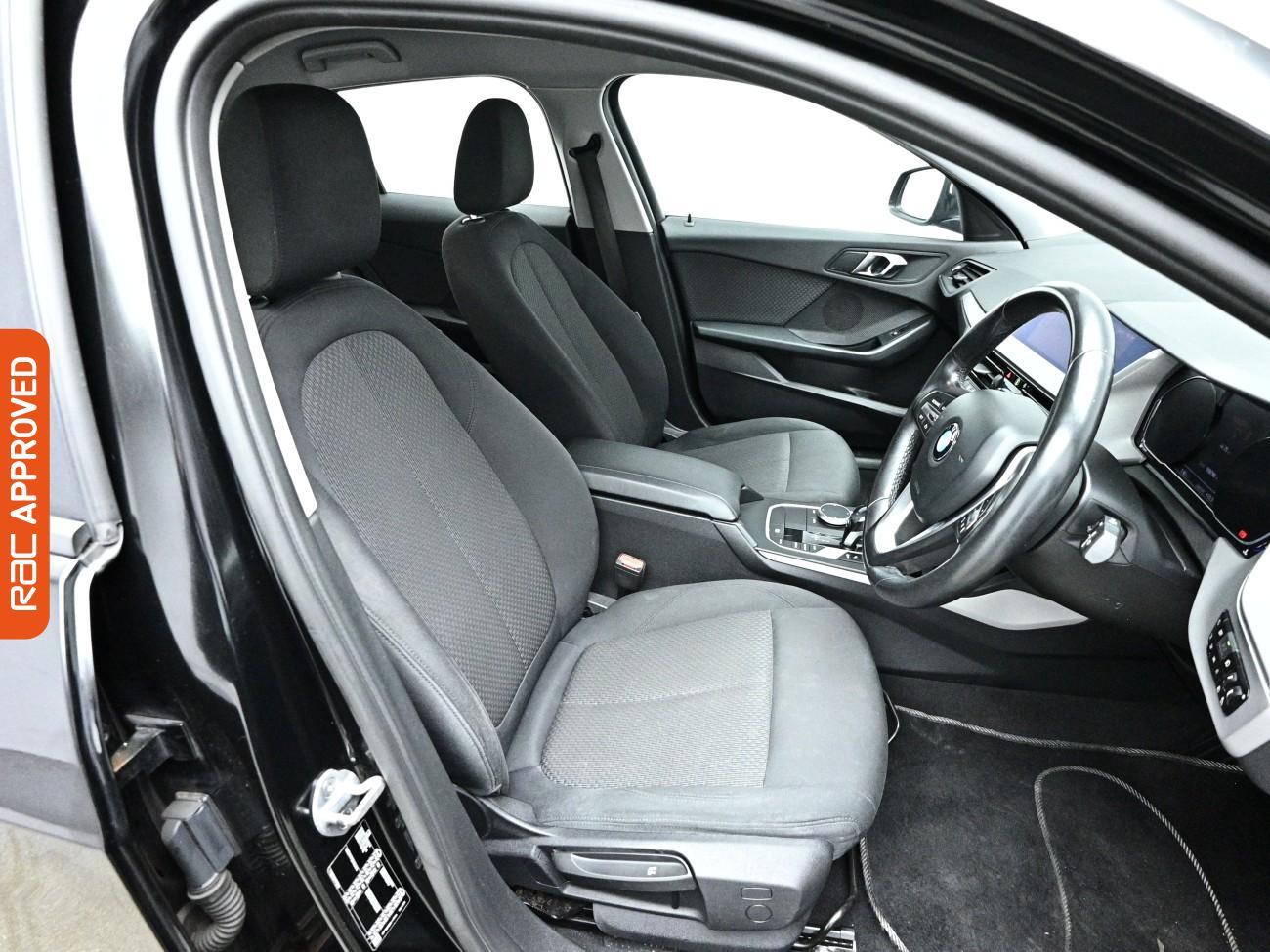BMW 1 Series view 12