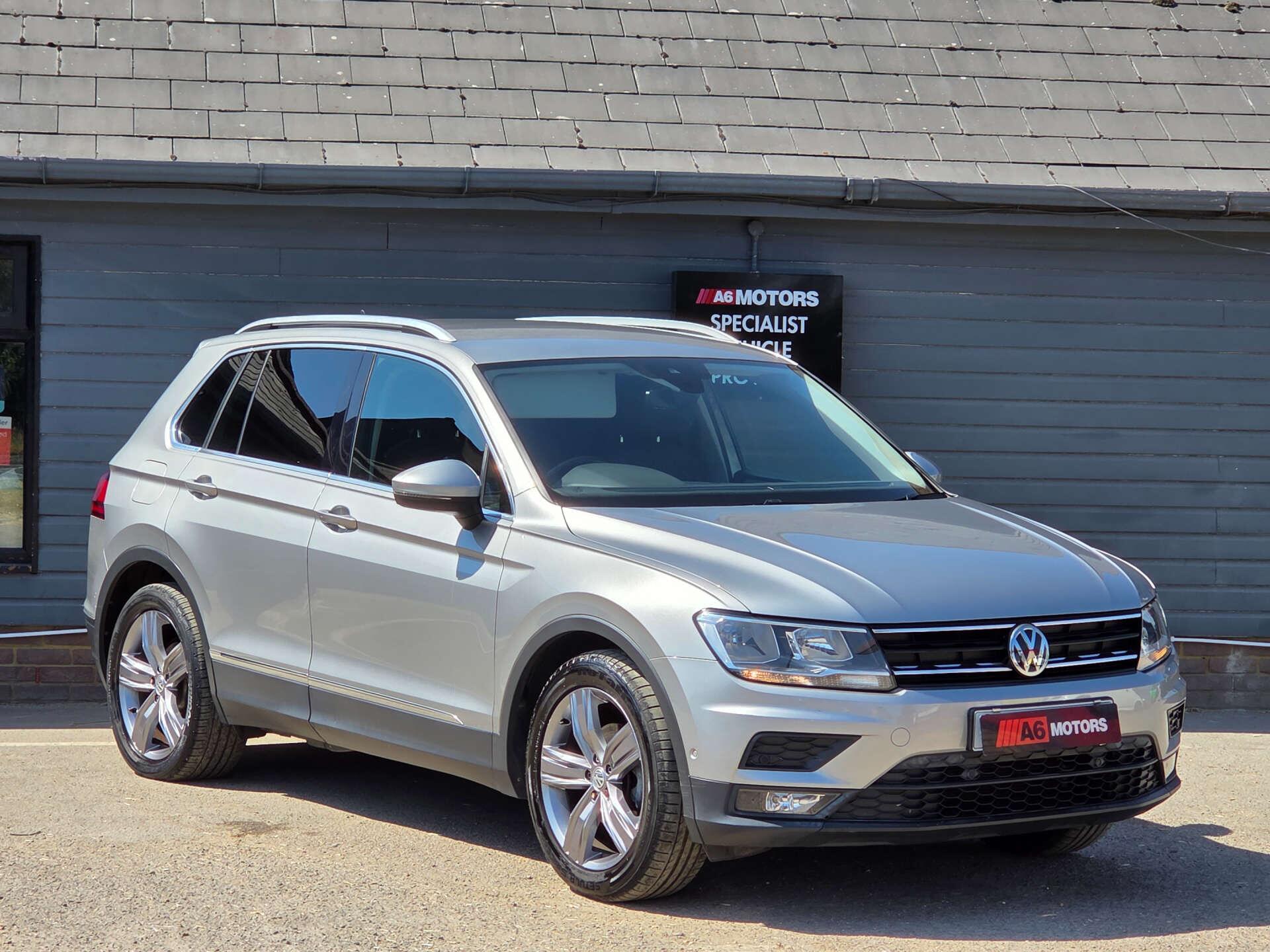Volkswagen Tiguan view 2