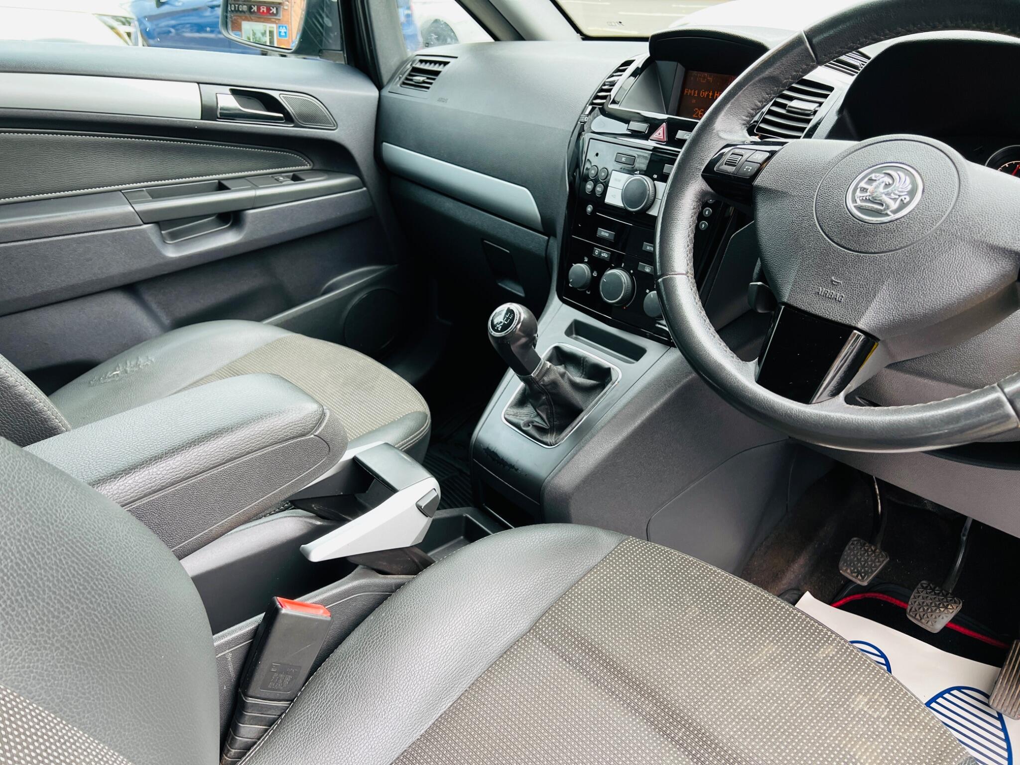 2010 Vauxhall Zafira image 21