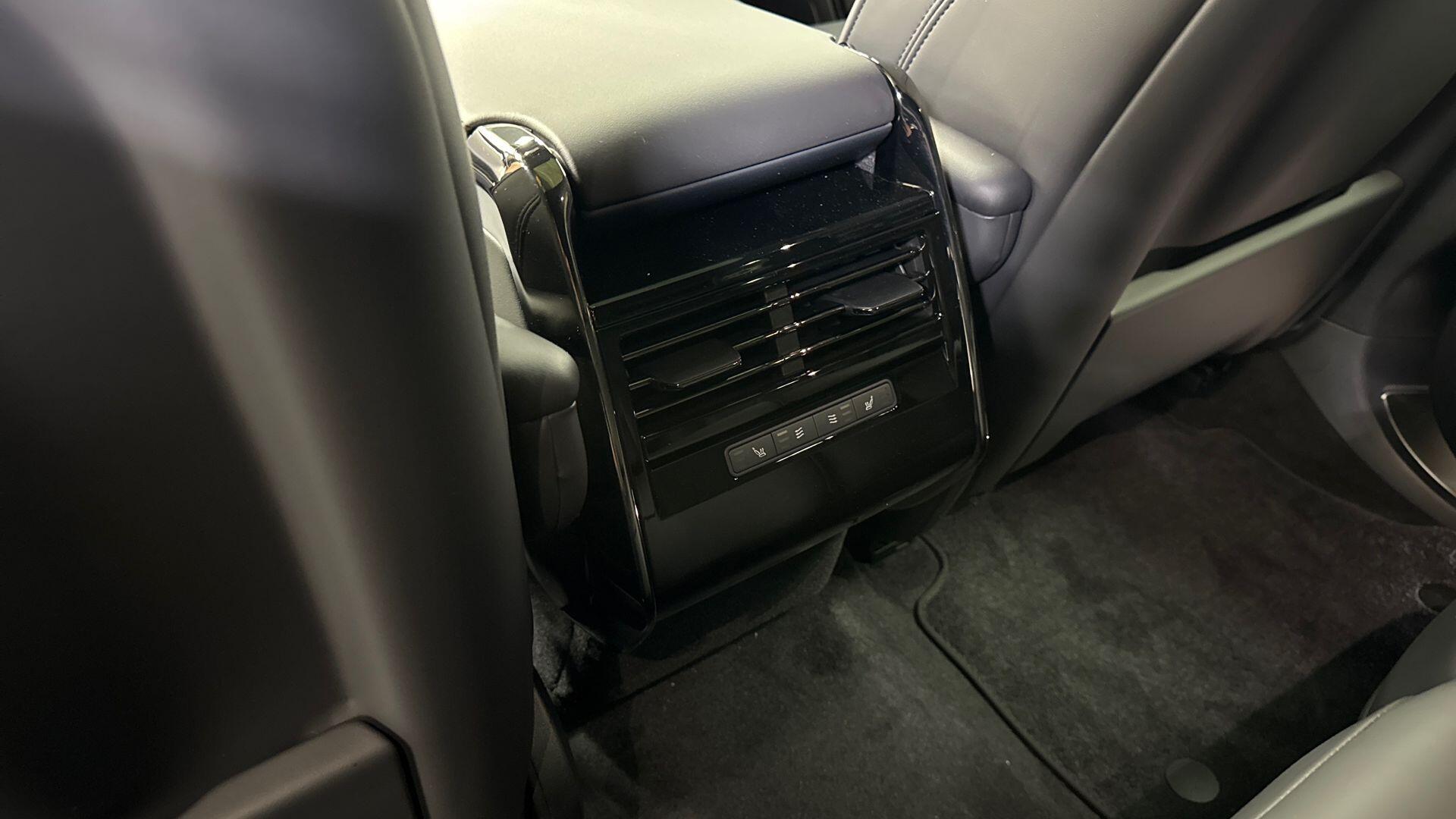 Land Rover Range Rover Sport view 18