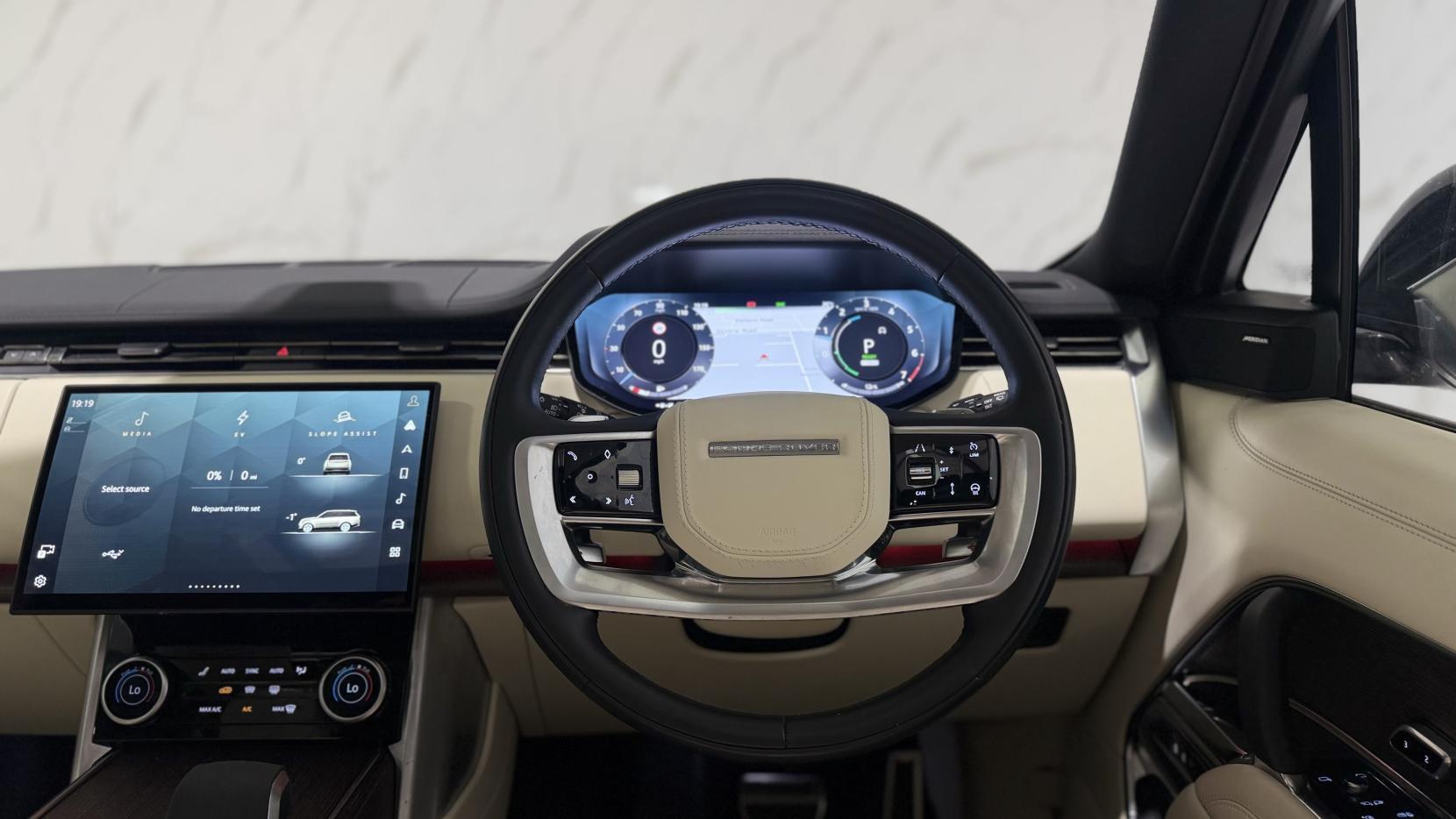 Land Rover Range Rover view 15