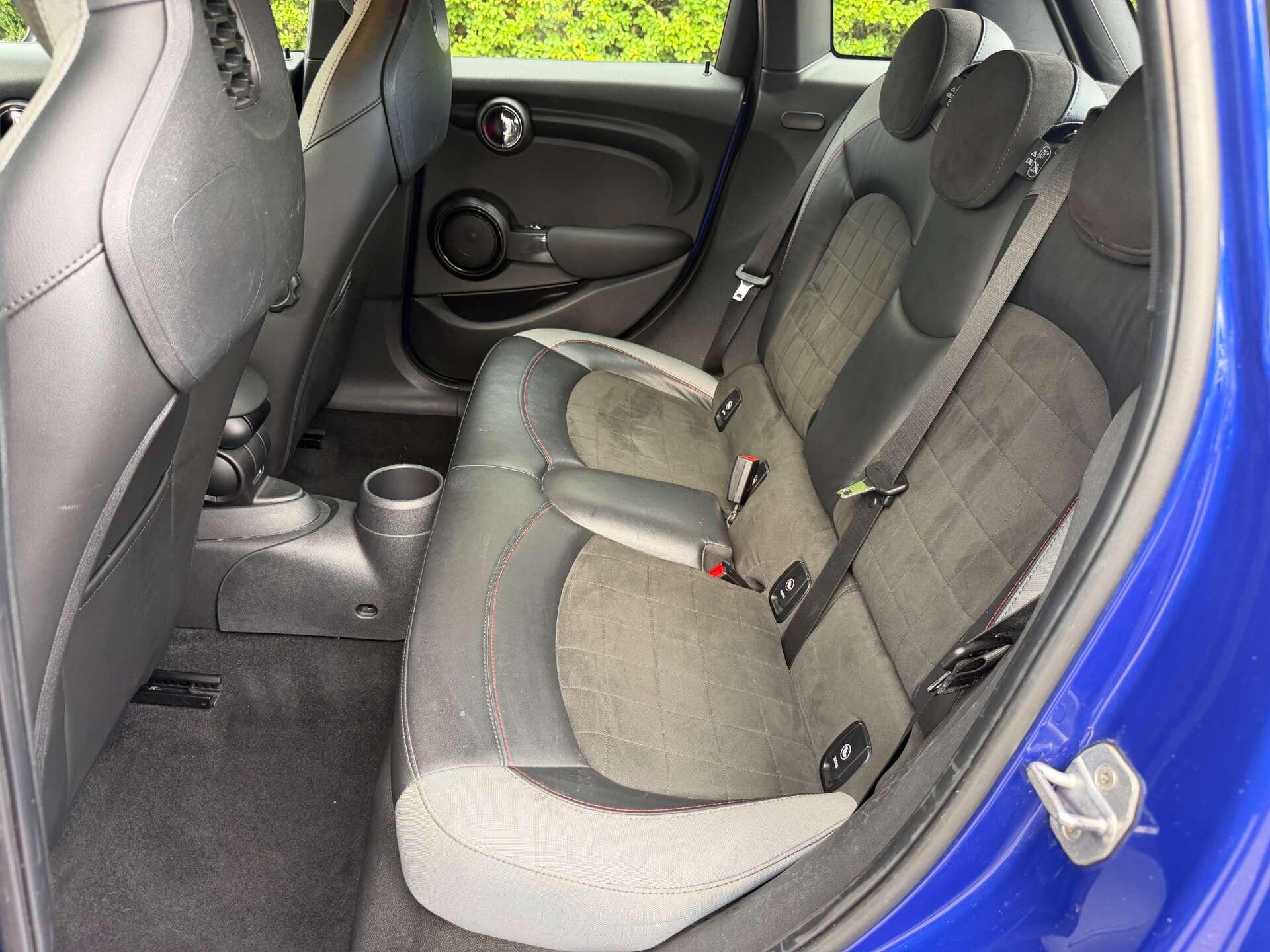 Mini Hatch view 27