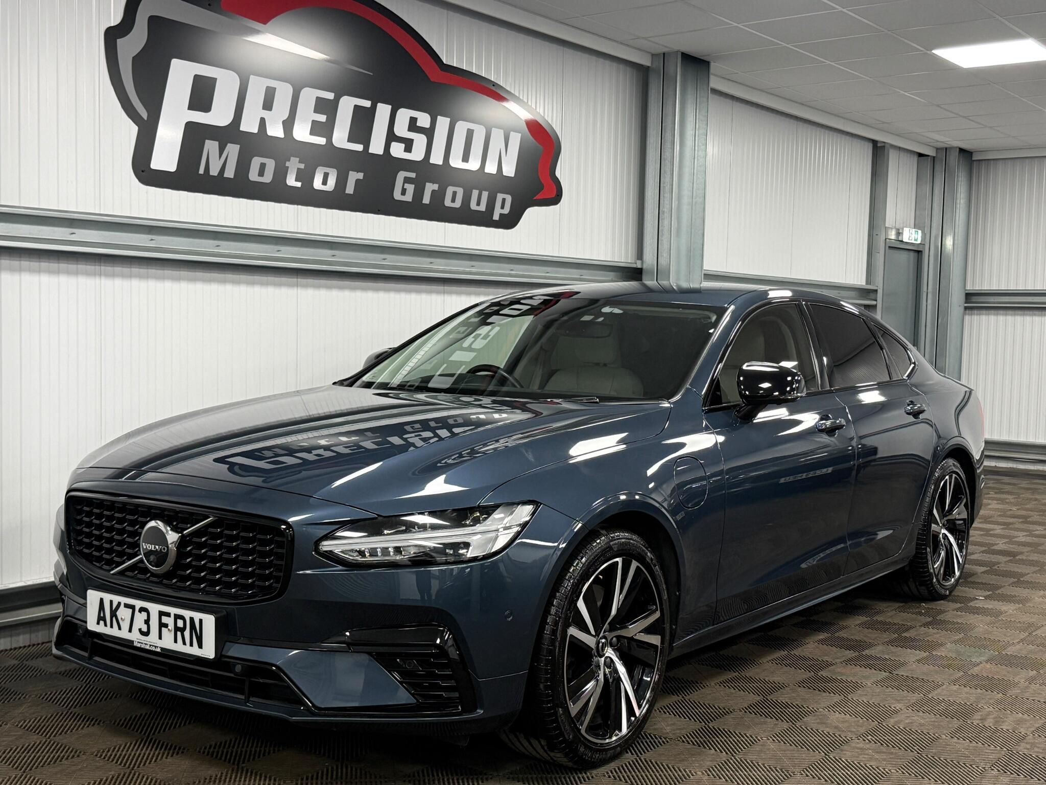 Volvo S90 view 4