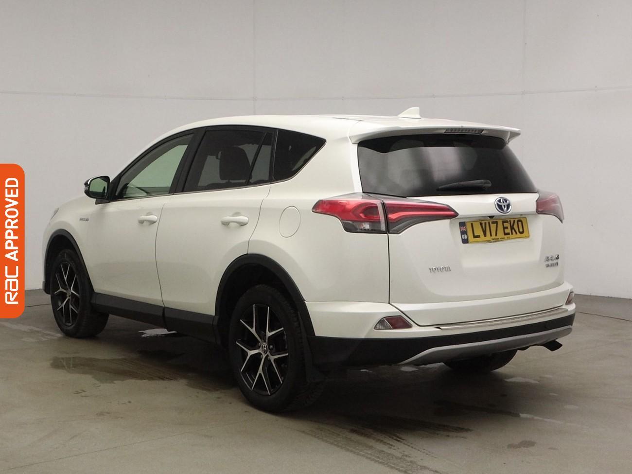 Toyota Rav4 view 4