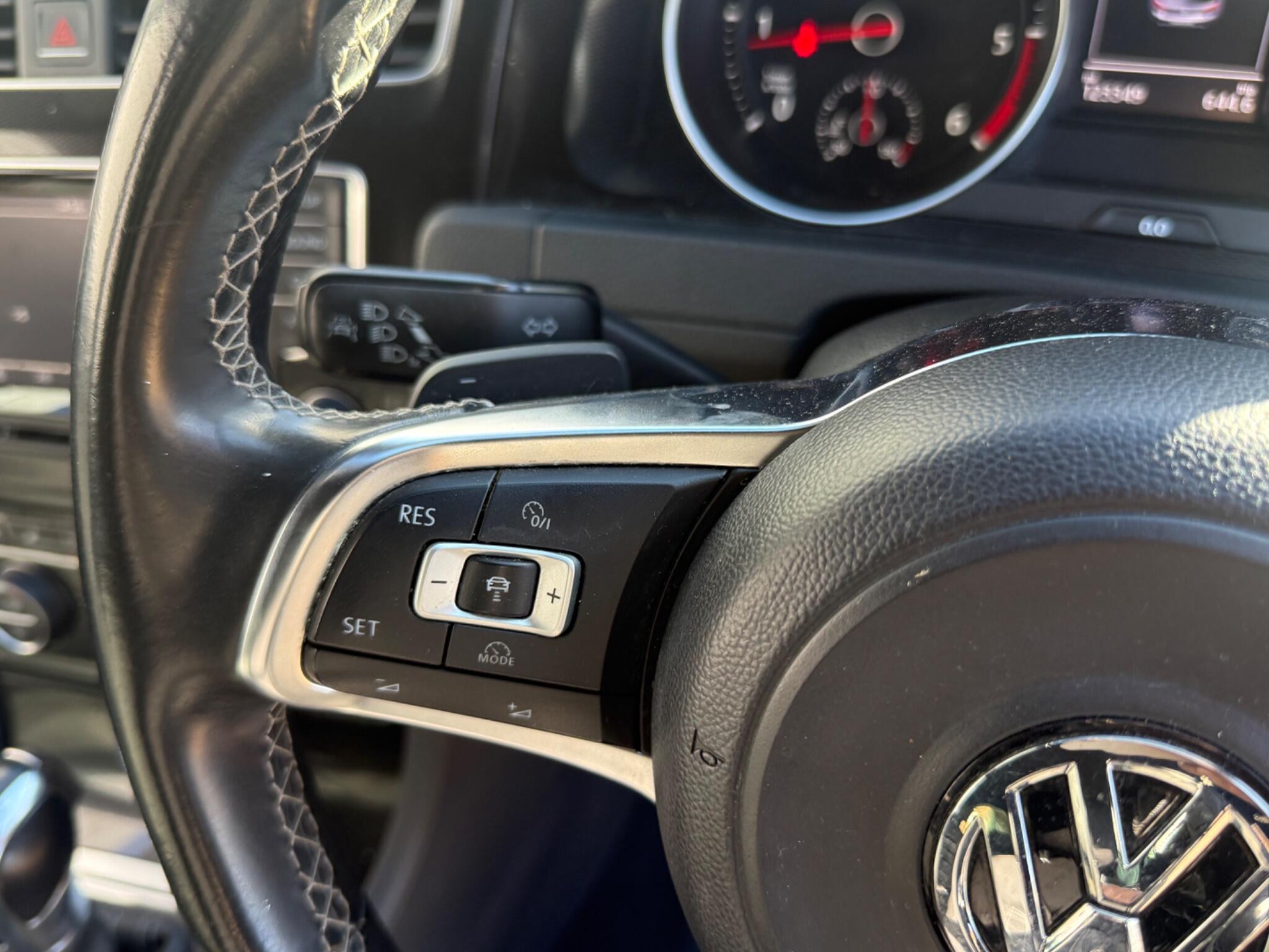 Volkswagen Golf view 35