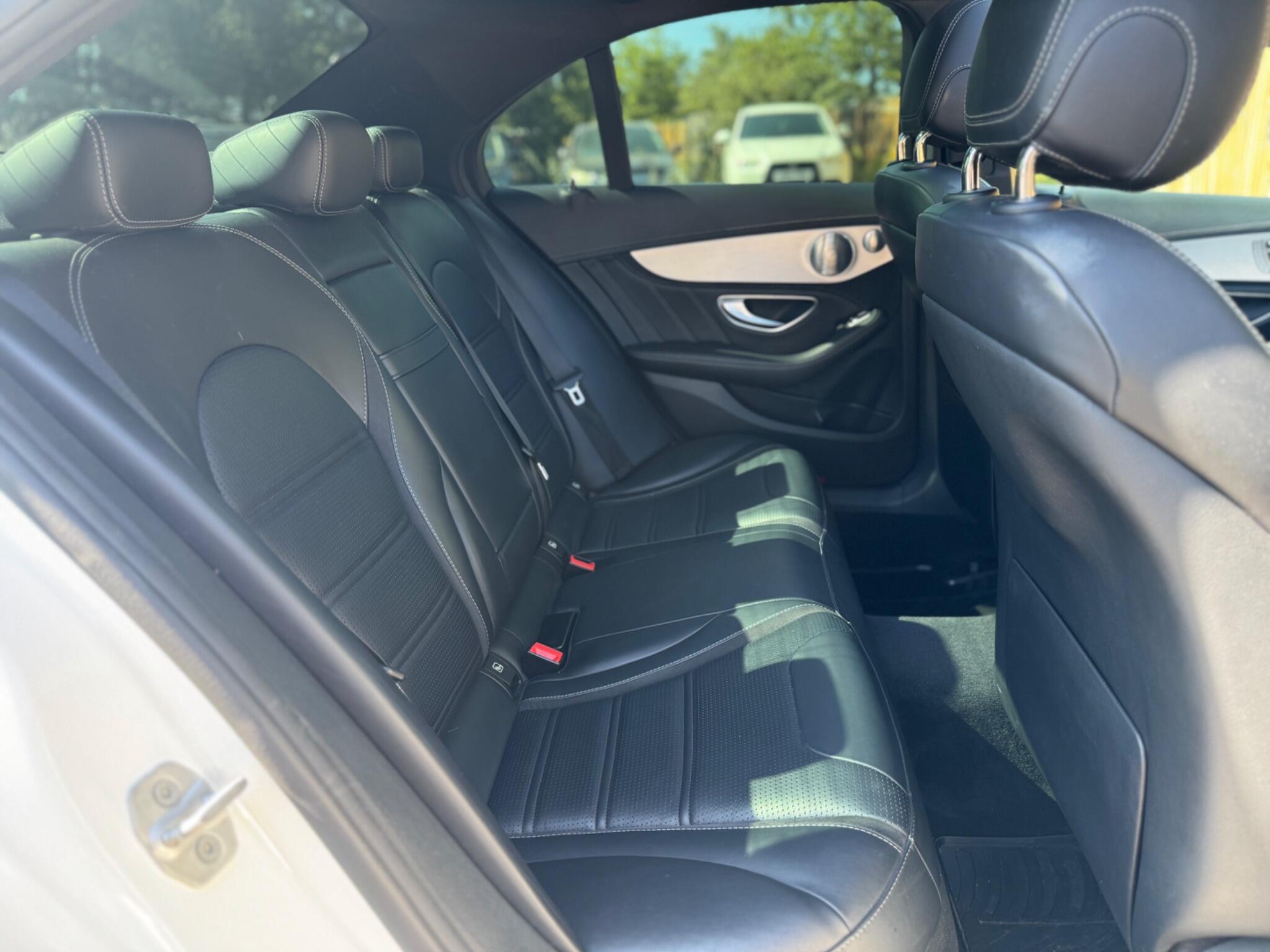 Mercedes-Benz C-Class view 26