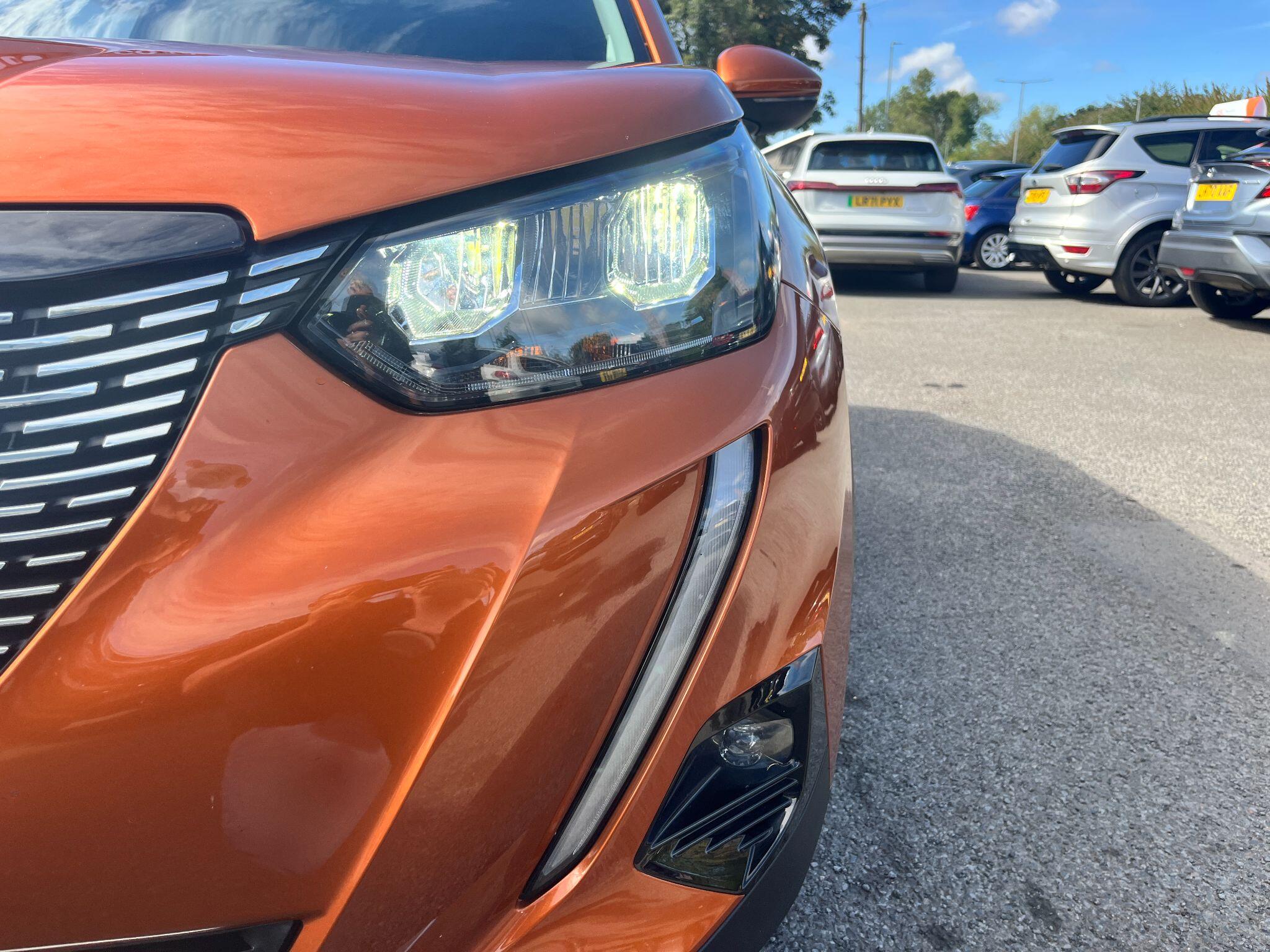 Peugeot 2008 view 9