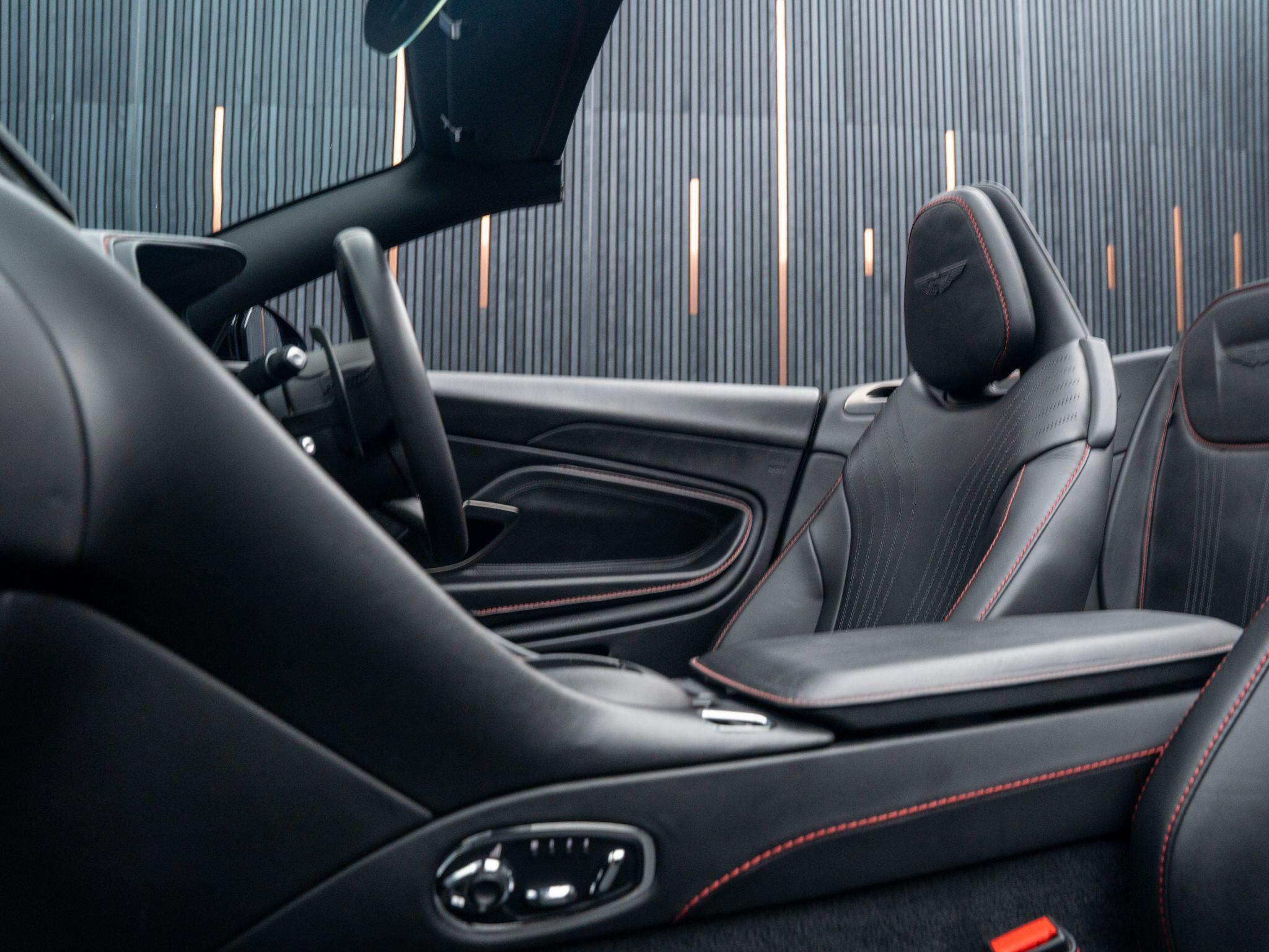 Aston Martin DB11 view 35