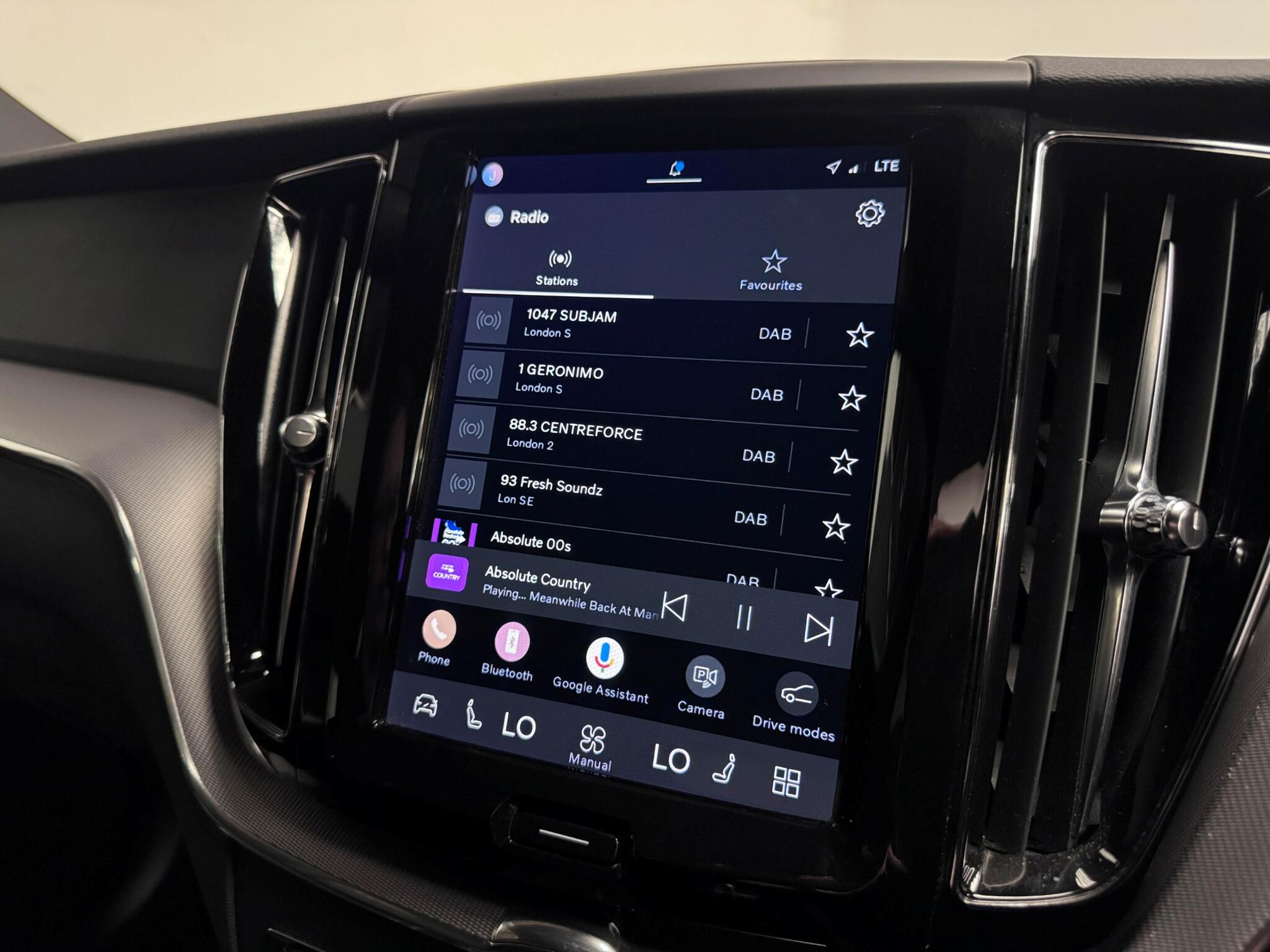 Volvo XC60 view 44