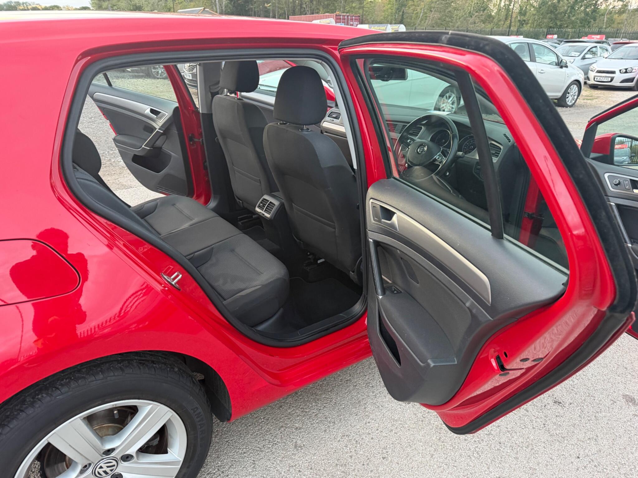 Volkswagen Golf view 37