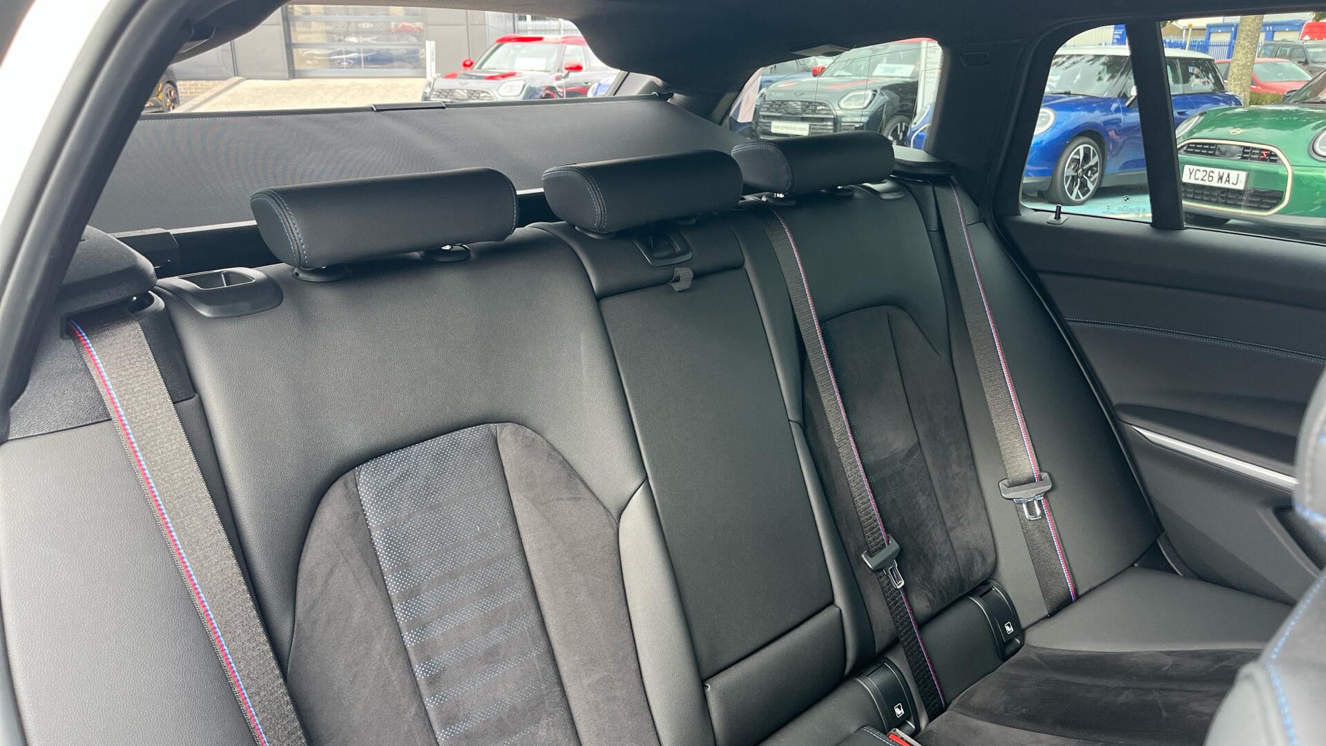 BMW 3 Series view 12