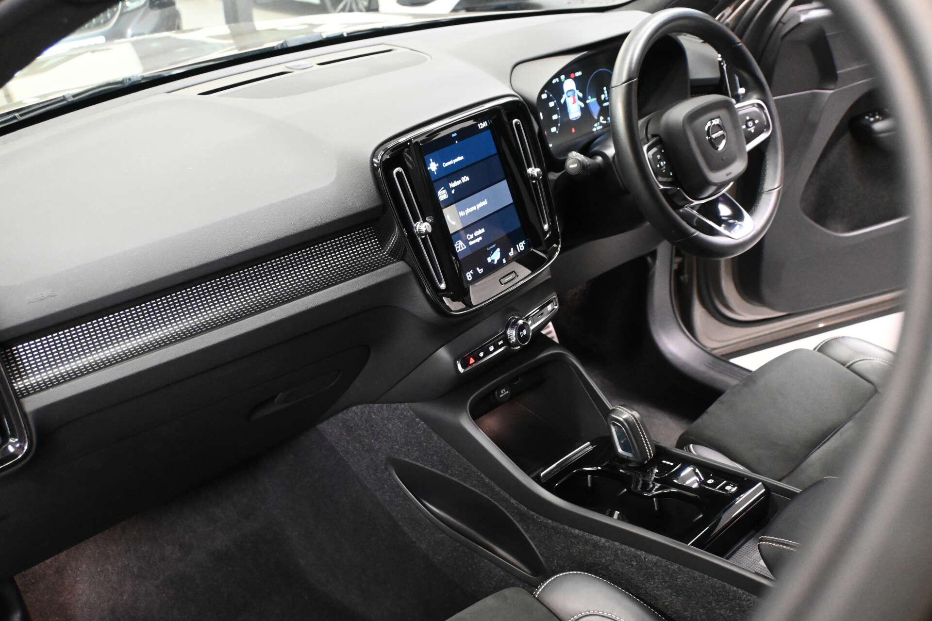 Volvo XC40 view 35