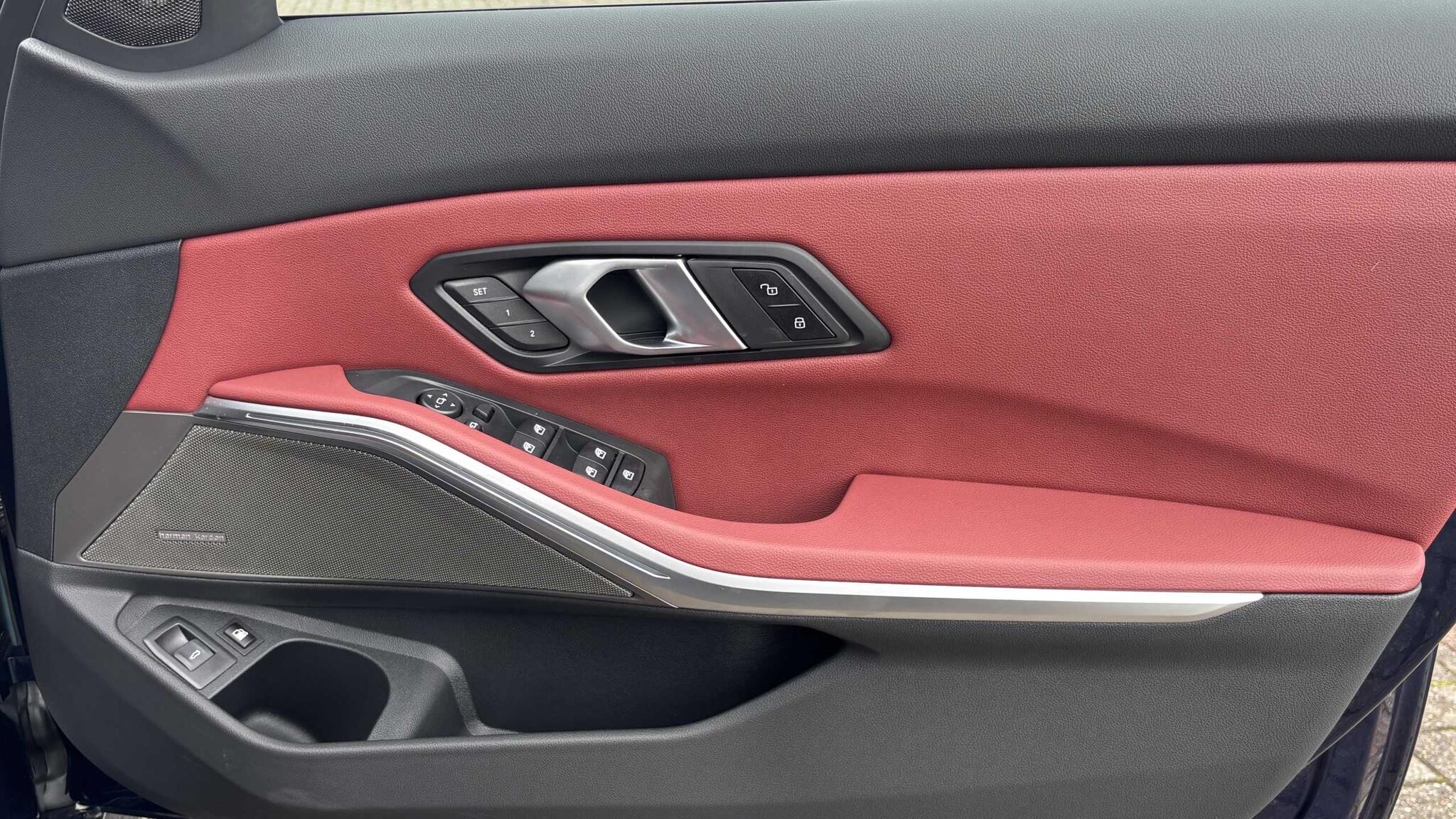 BMW 3 Series view 23