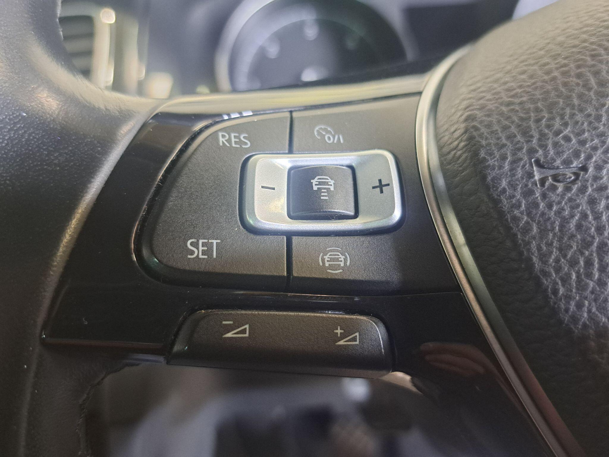 Volkswagen Golf view 15