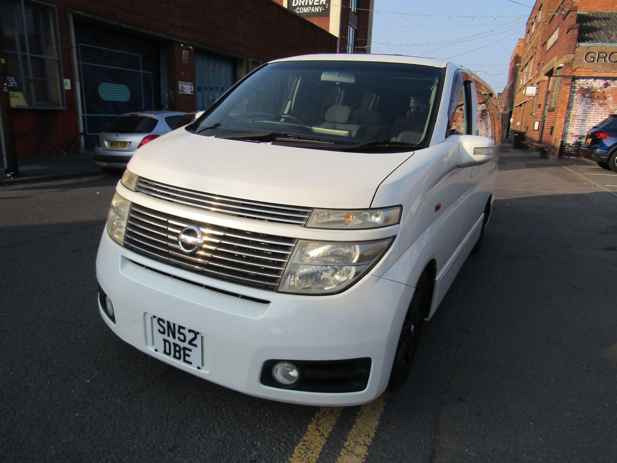 Nissan Elgrand view 9