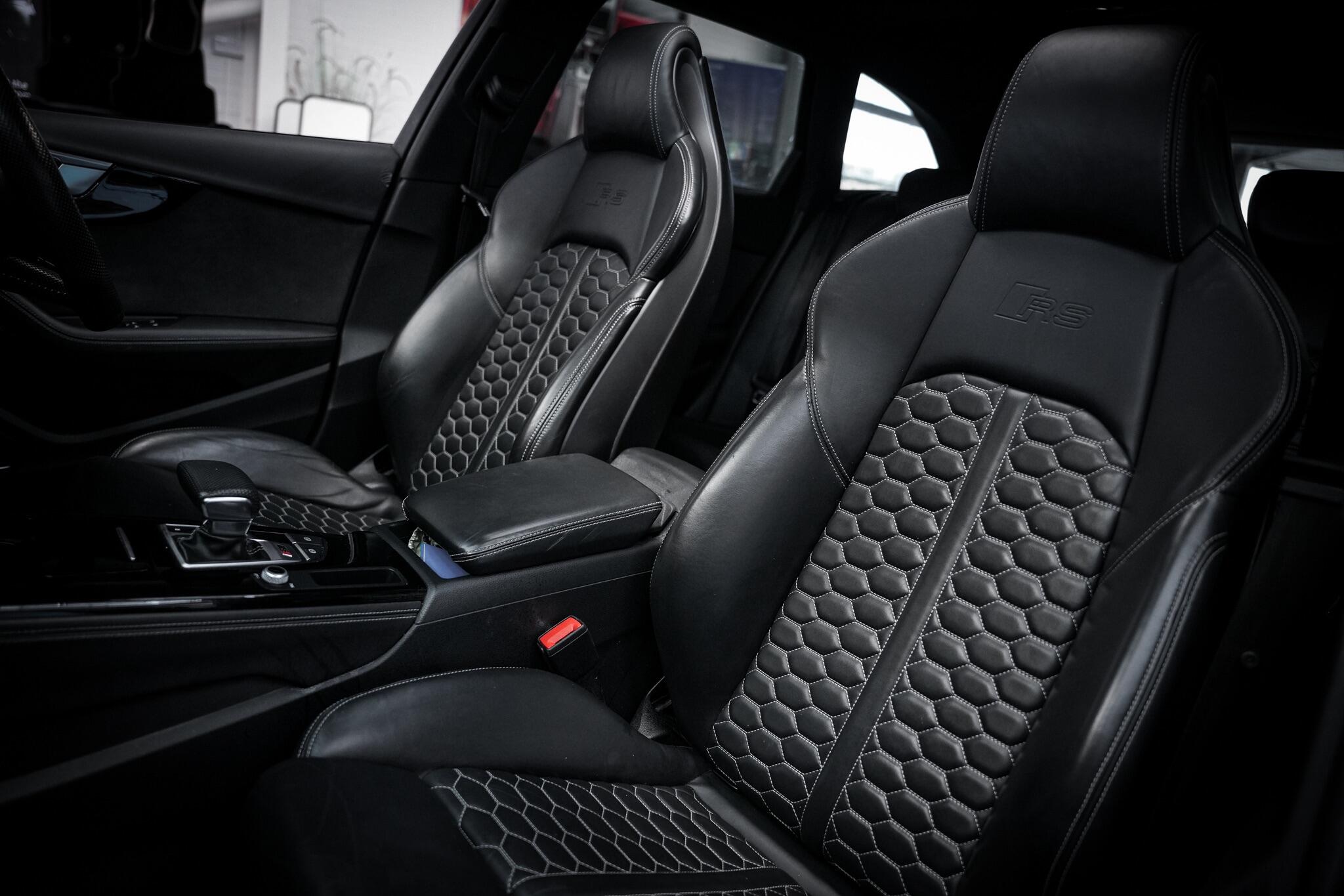 Audi RS4 view 26