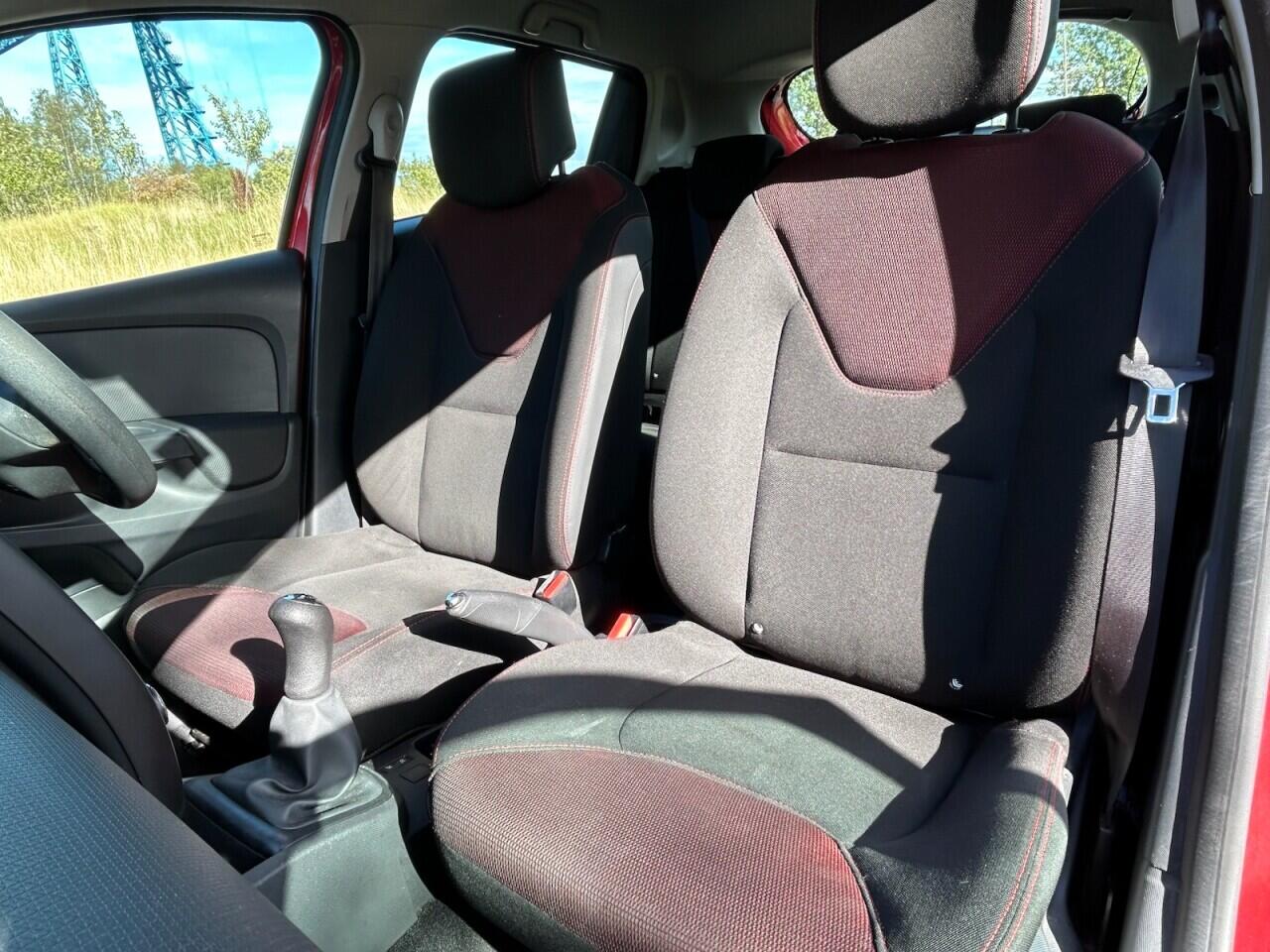 Renault Clio view 23