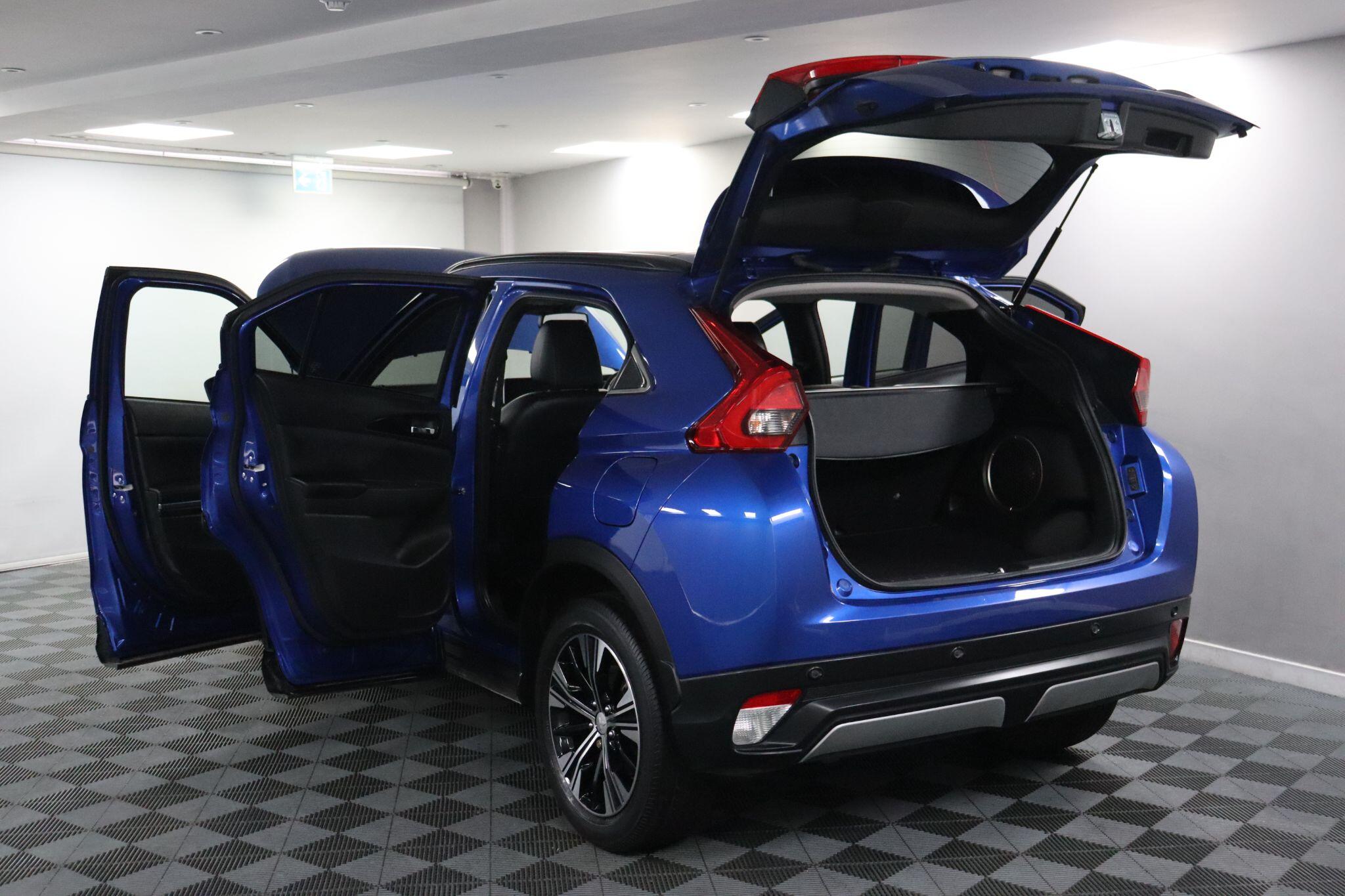 Mitsubishi Eclipse Cross view 25