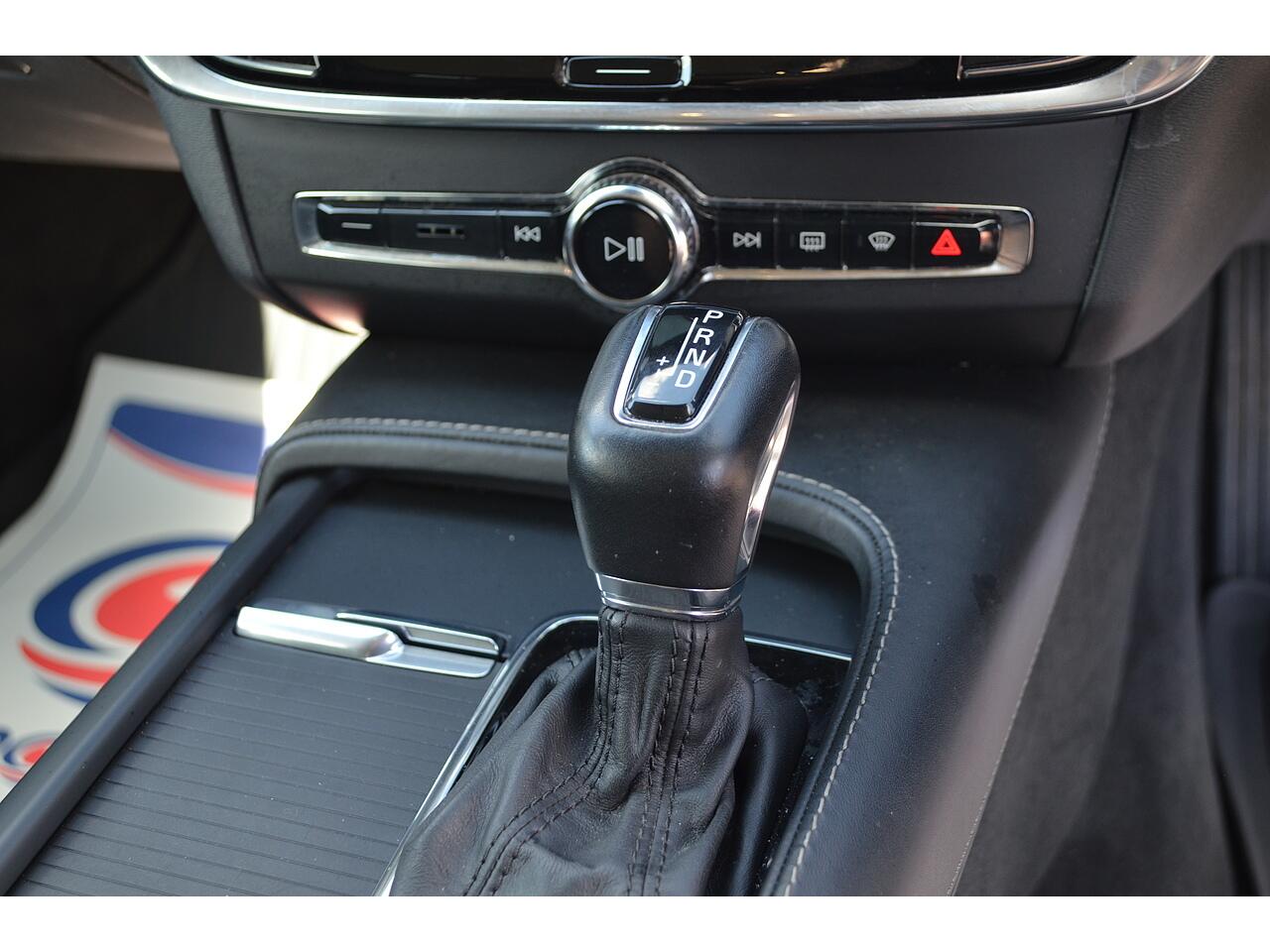 Volvo V90 Cross Country view 19