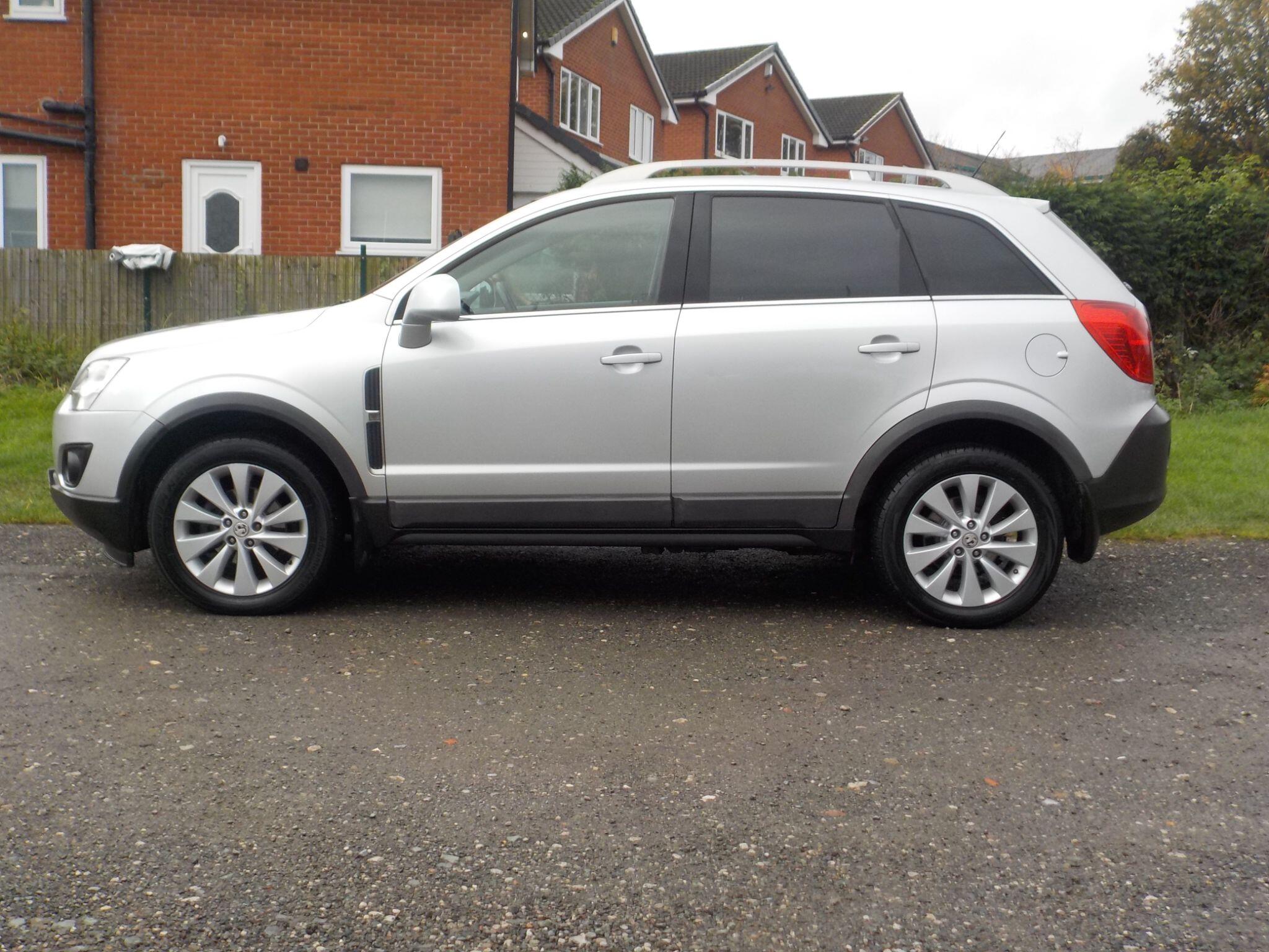 Vauxhall Antara 2.2 CDTi Exclusiv 4WD Euro 5 (s/s) 5dr