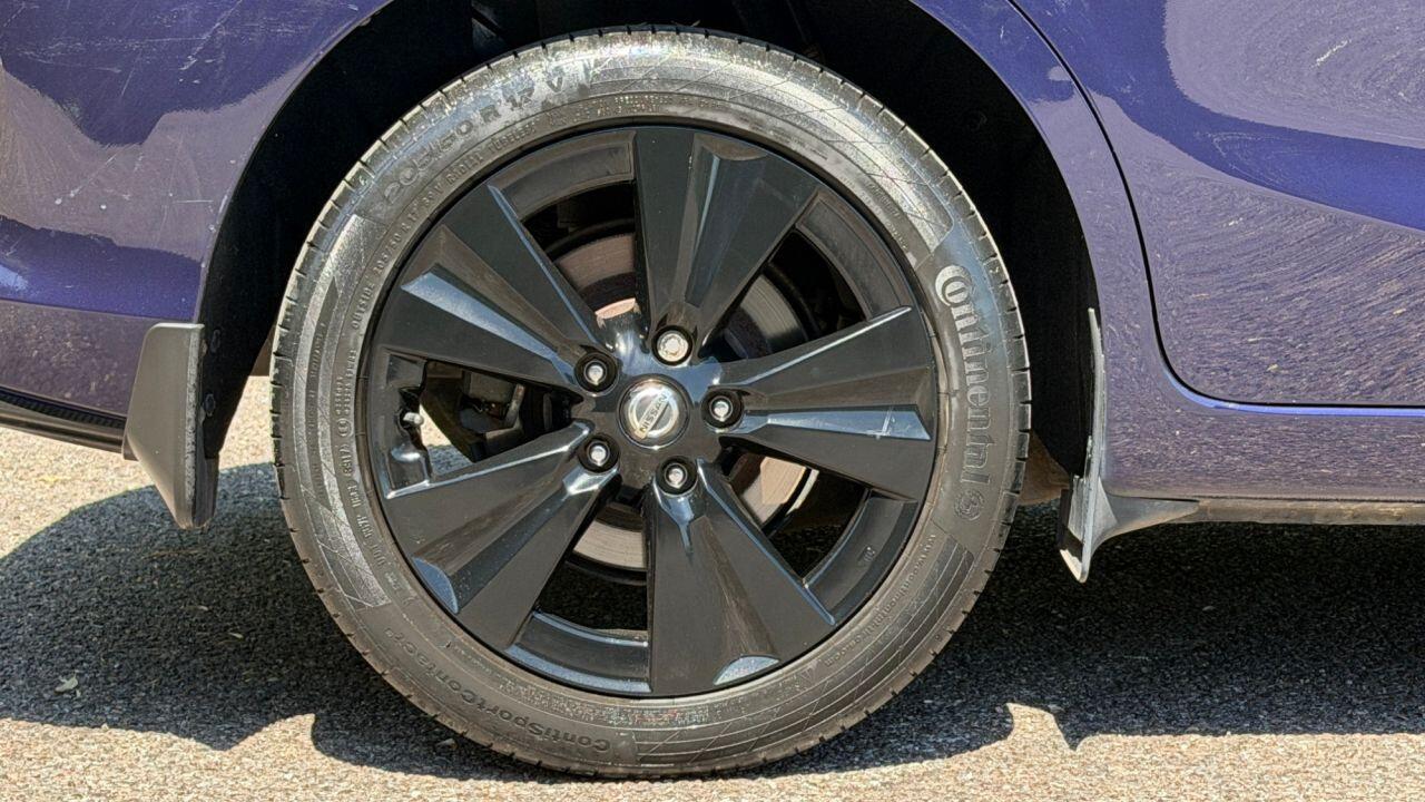 Nissan Pulsar view 35