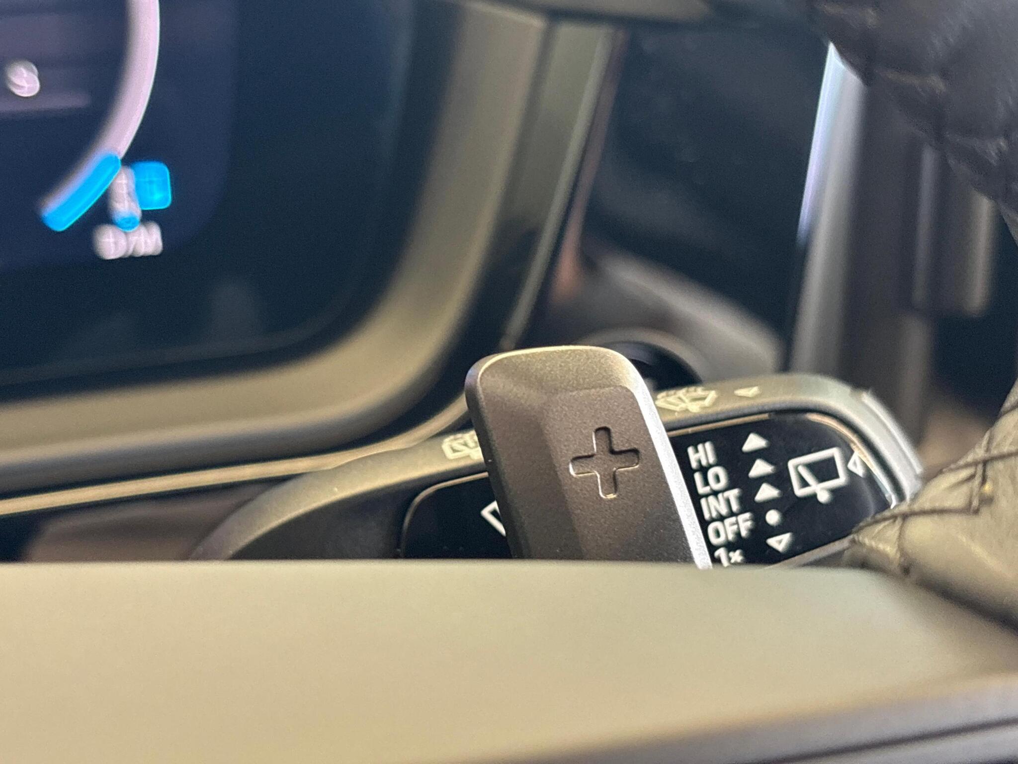 Porsche Cayenne view 40